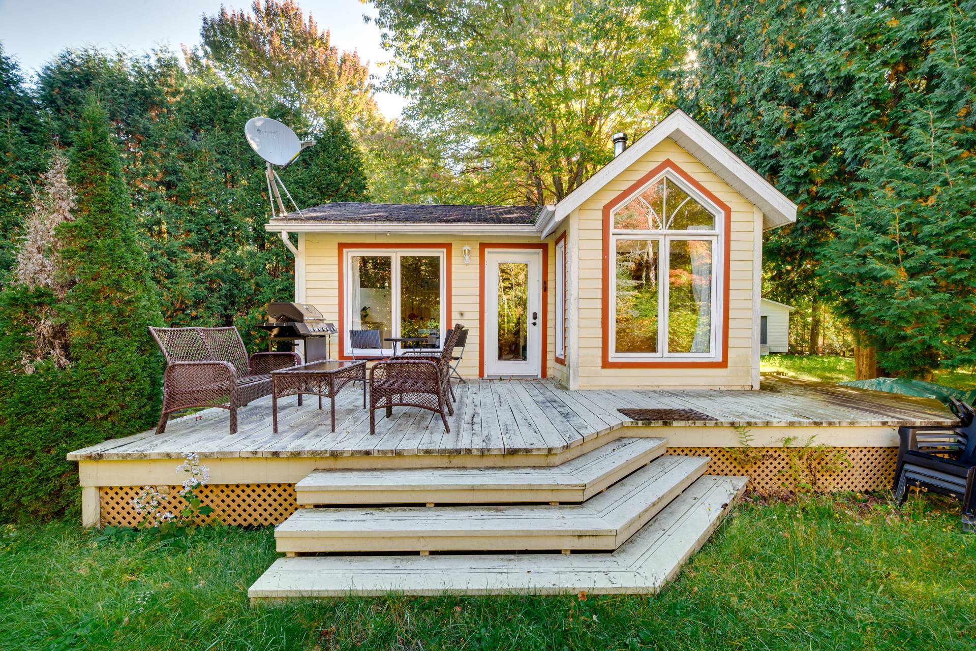 MLS: 25751851