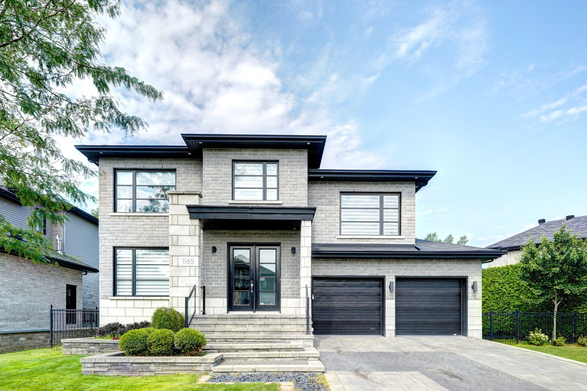 MLS: 23764110