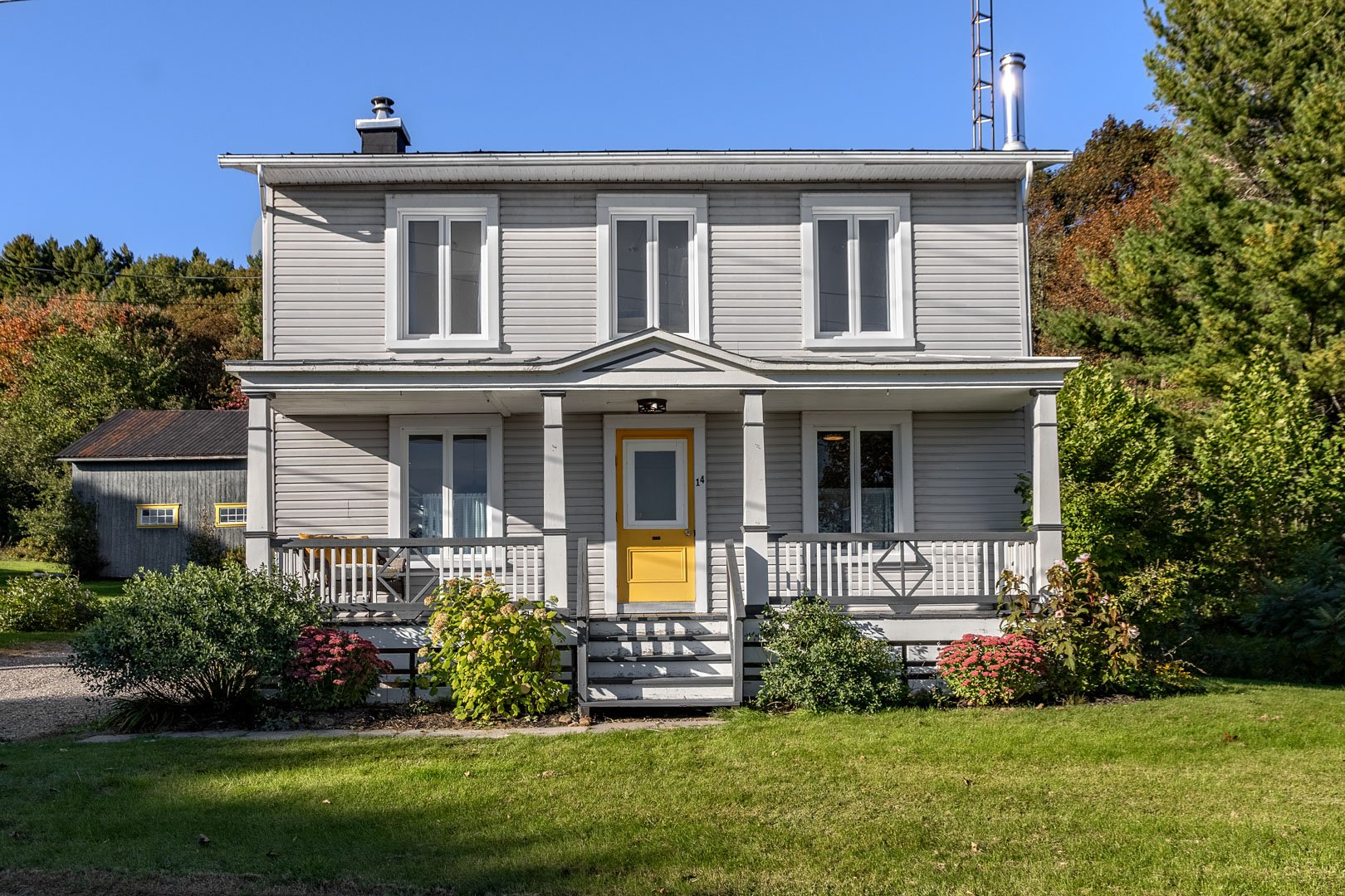 MLS: 25205163