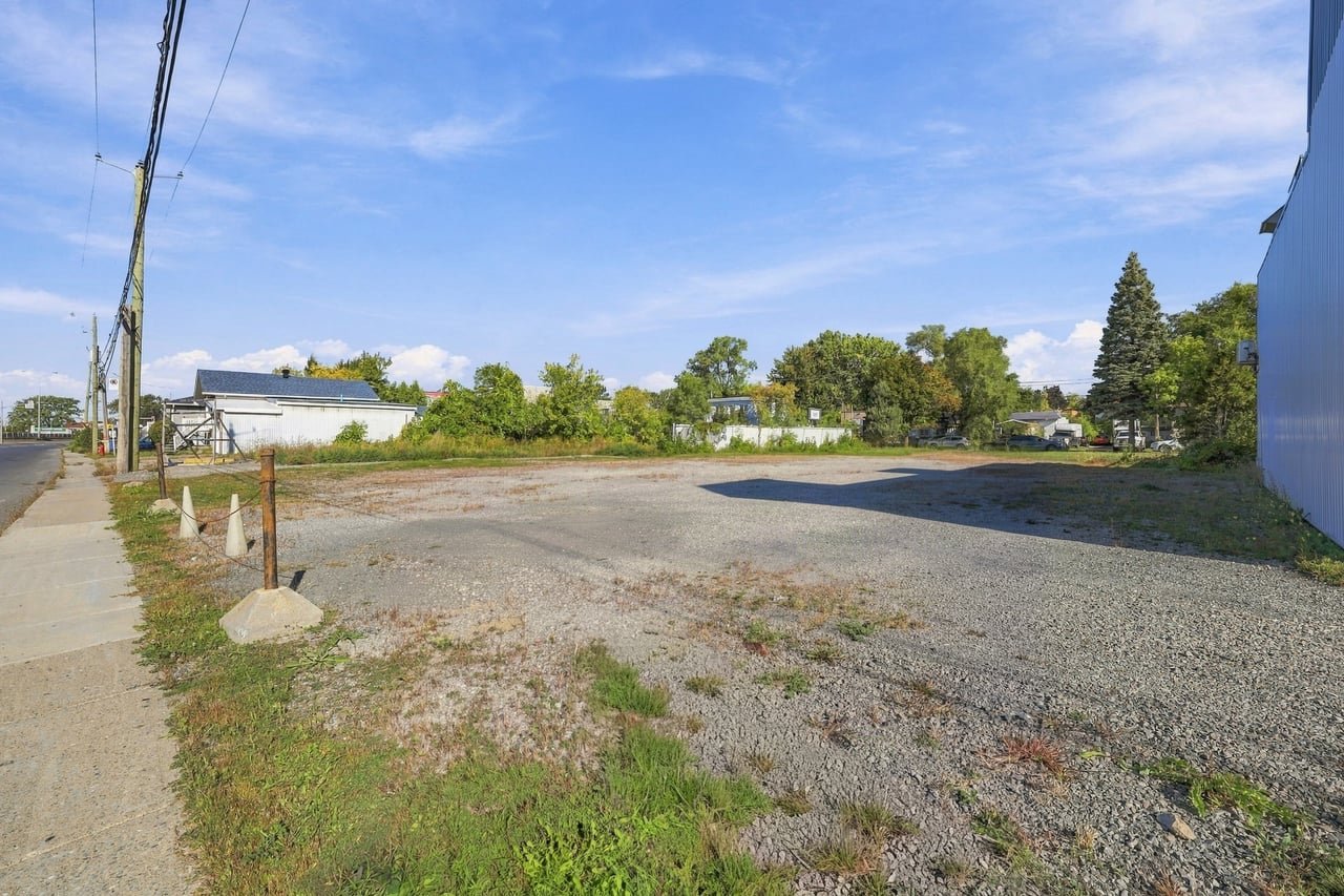 MLS: 25790758