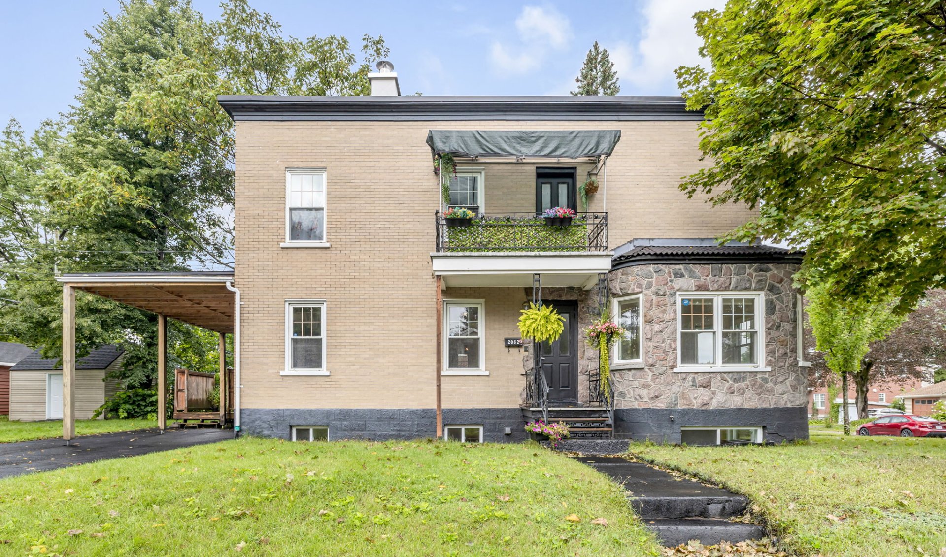 MLS: 16000686