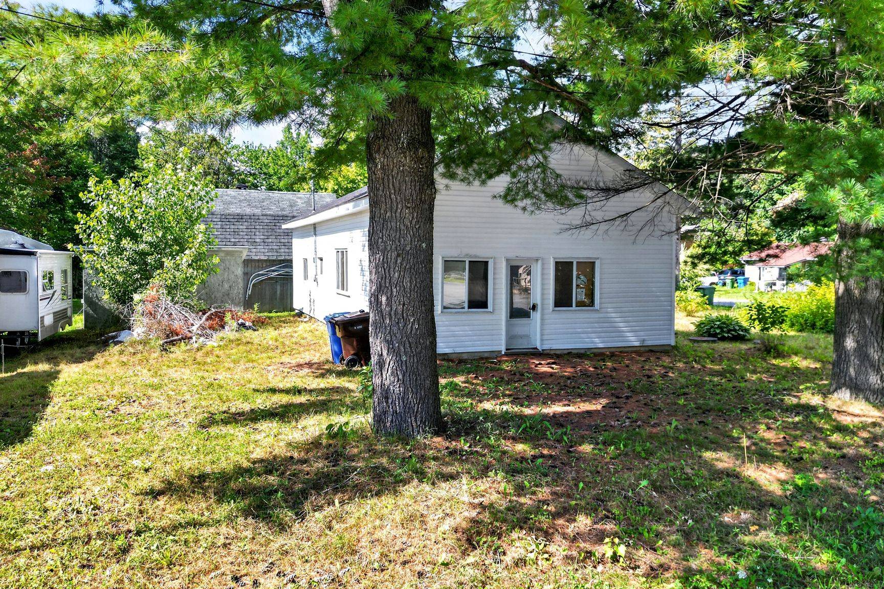 MLS: 28276376