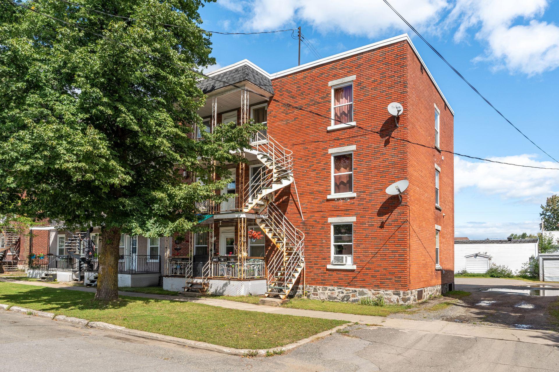 MLS: 28527447