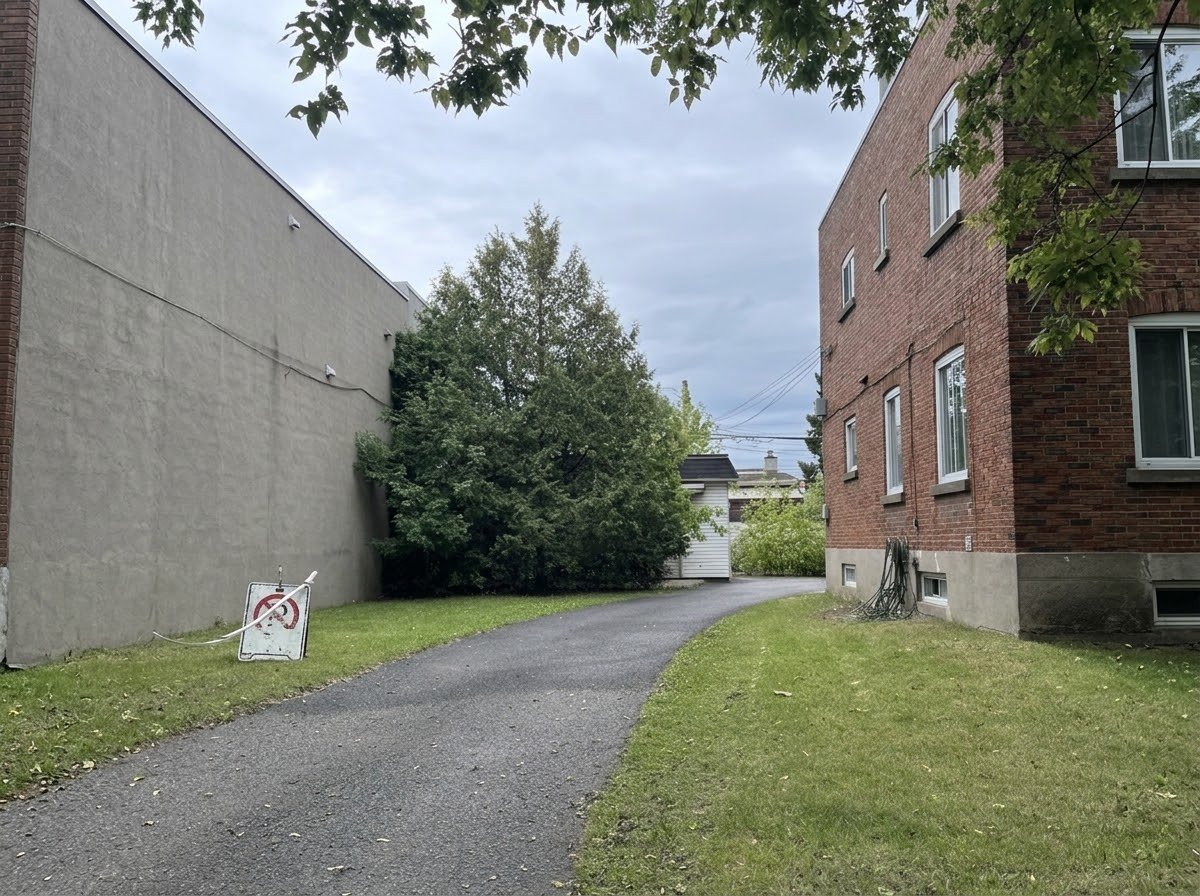 MLS: 20956799