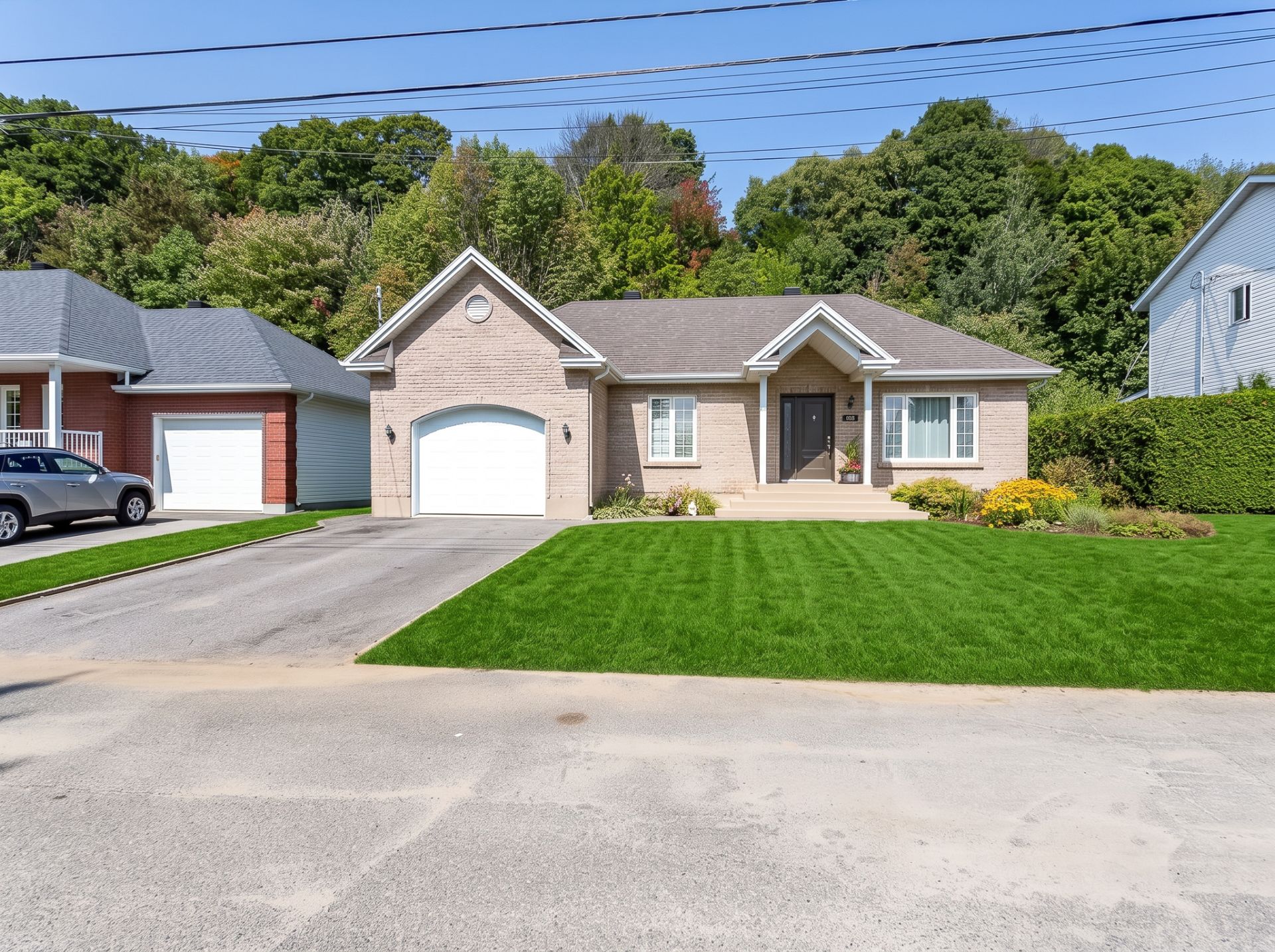 MLS: 25890504