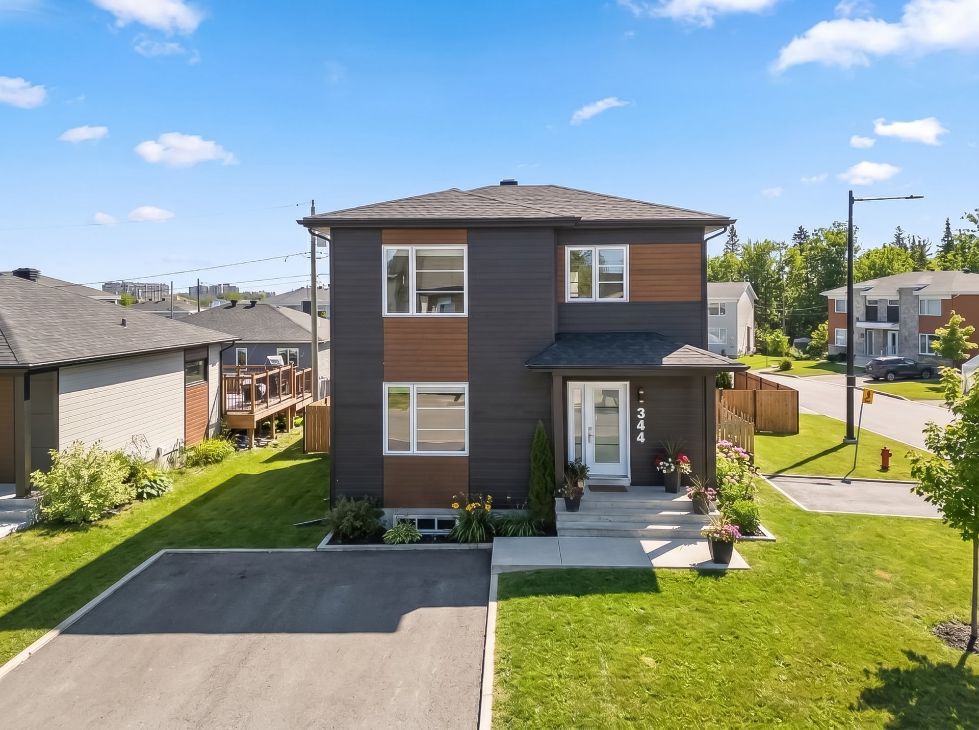 MLS: 28159070