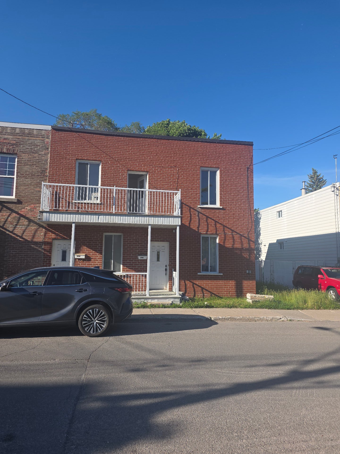 MLS: 21256940