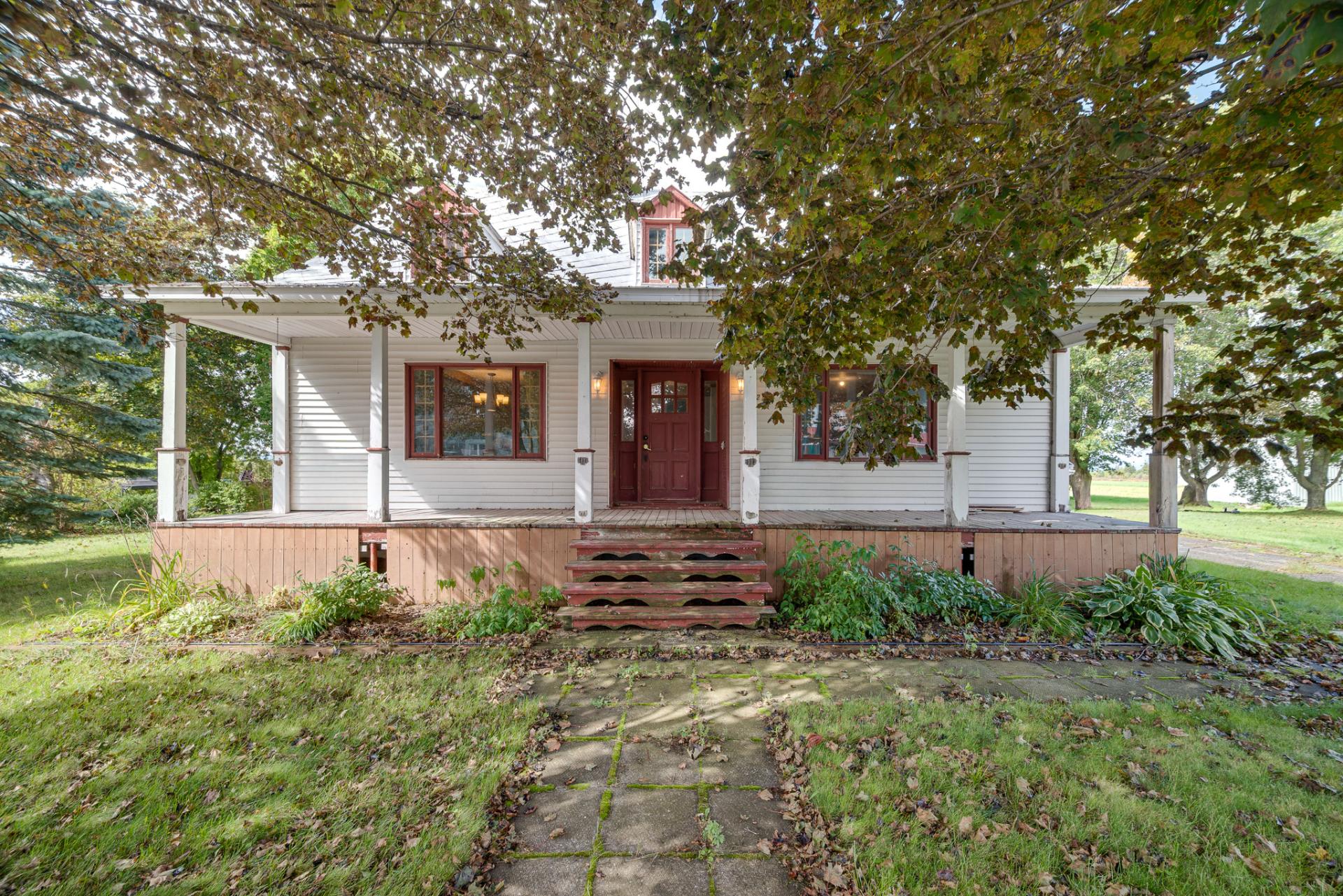 MLS: 25280644