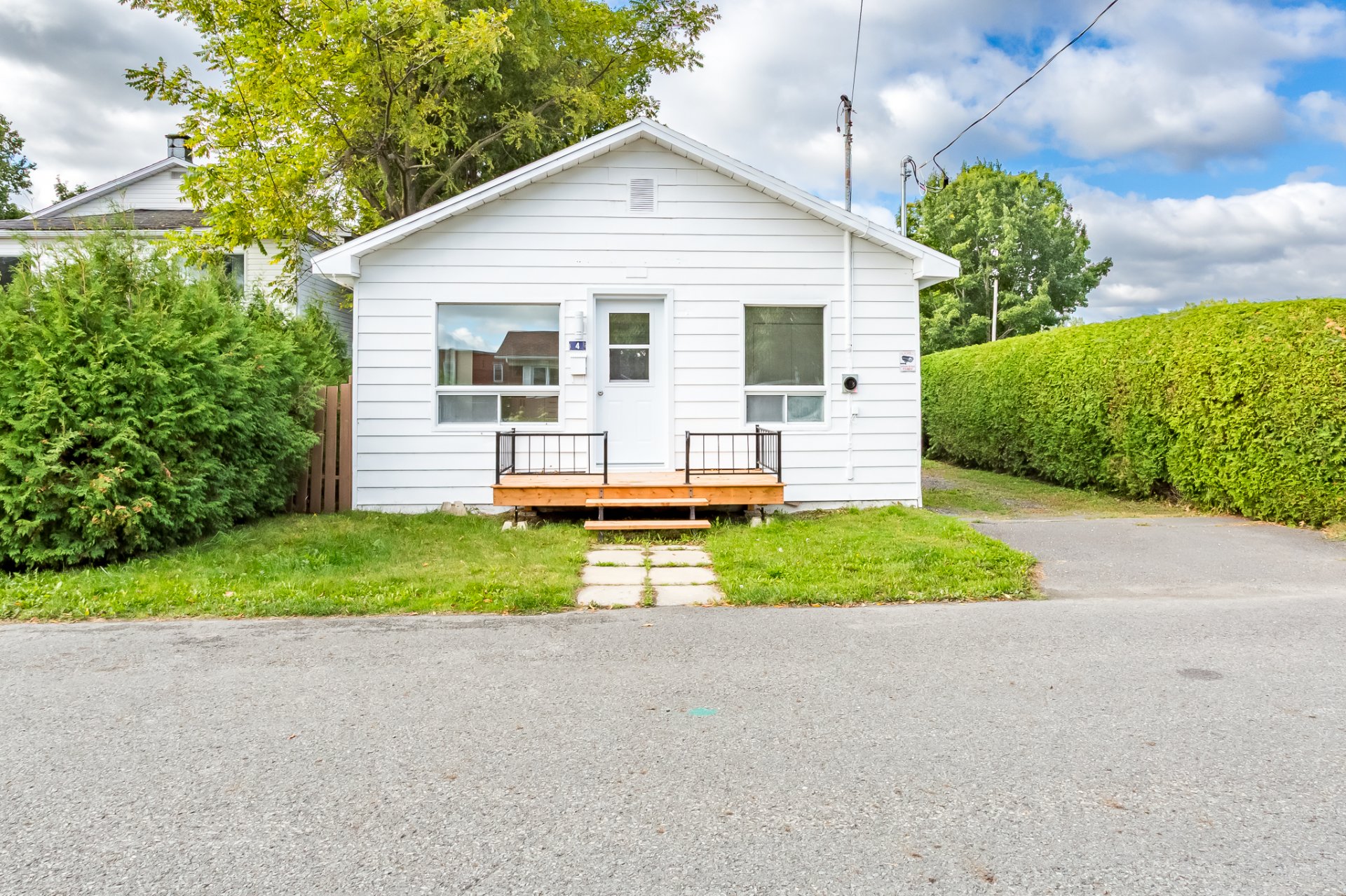 MLS: 26918561