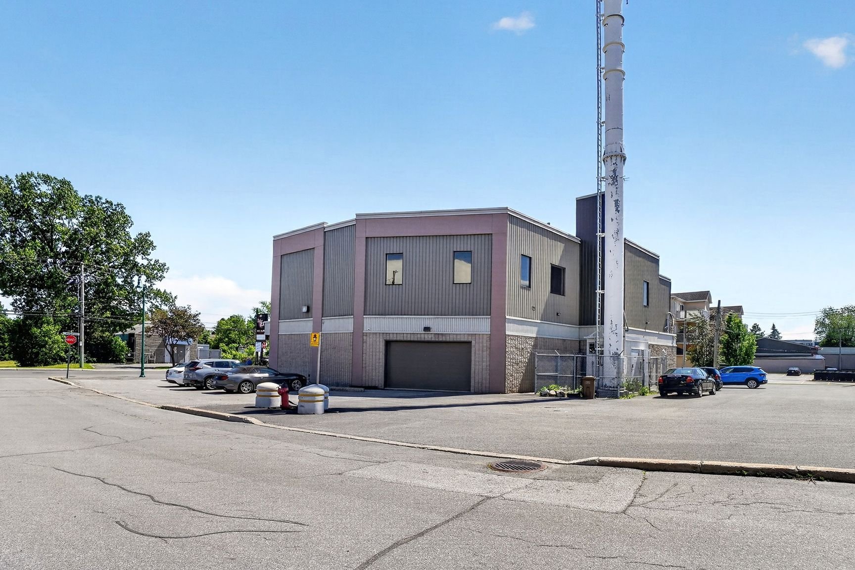 MLS: 22189036