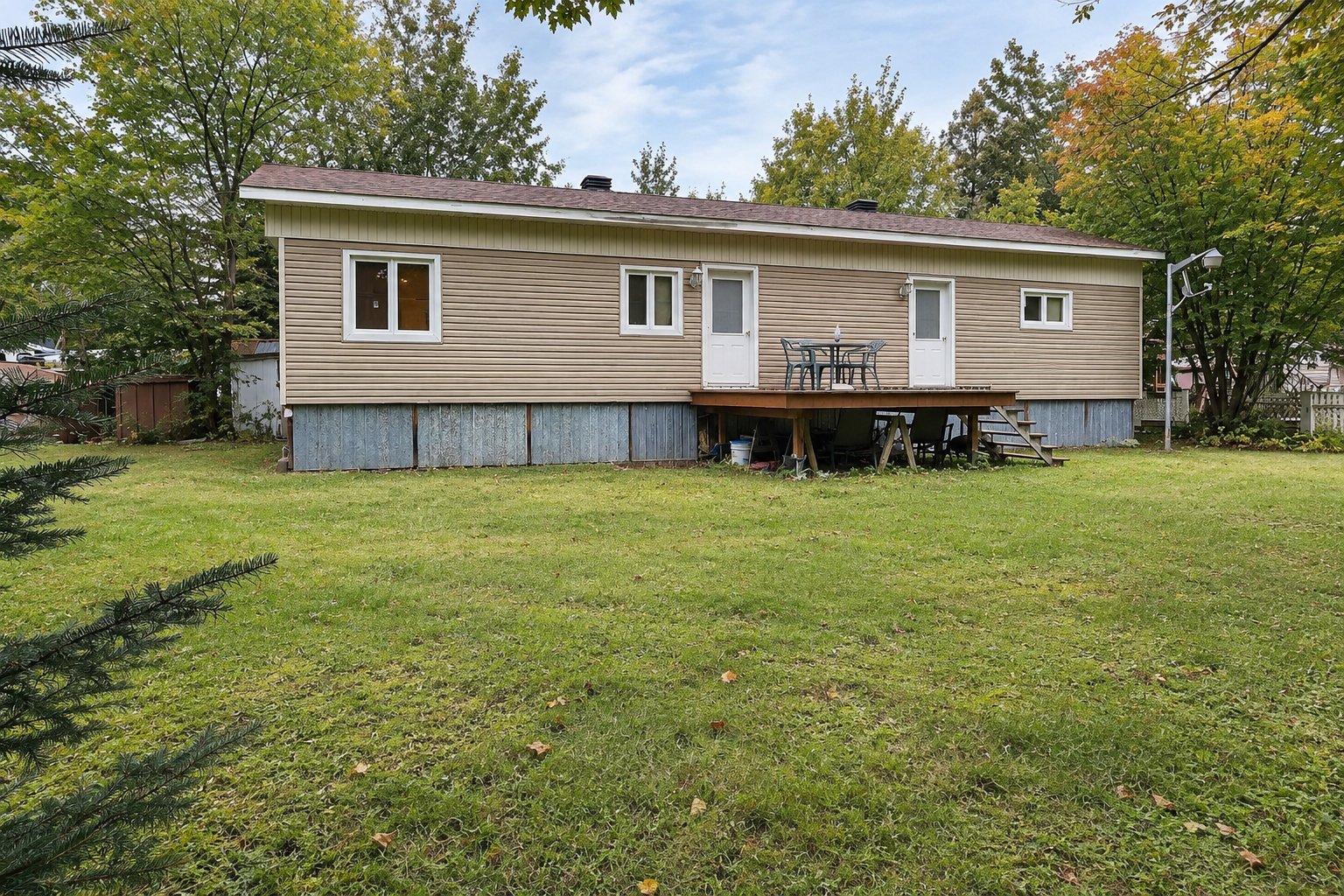 MLS: 23107009