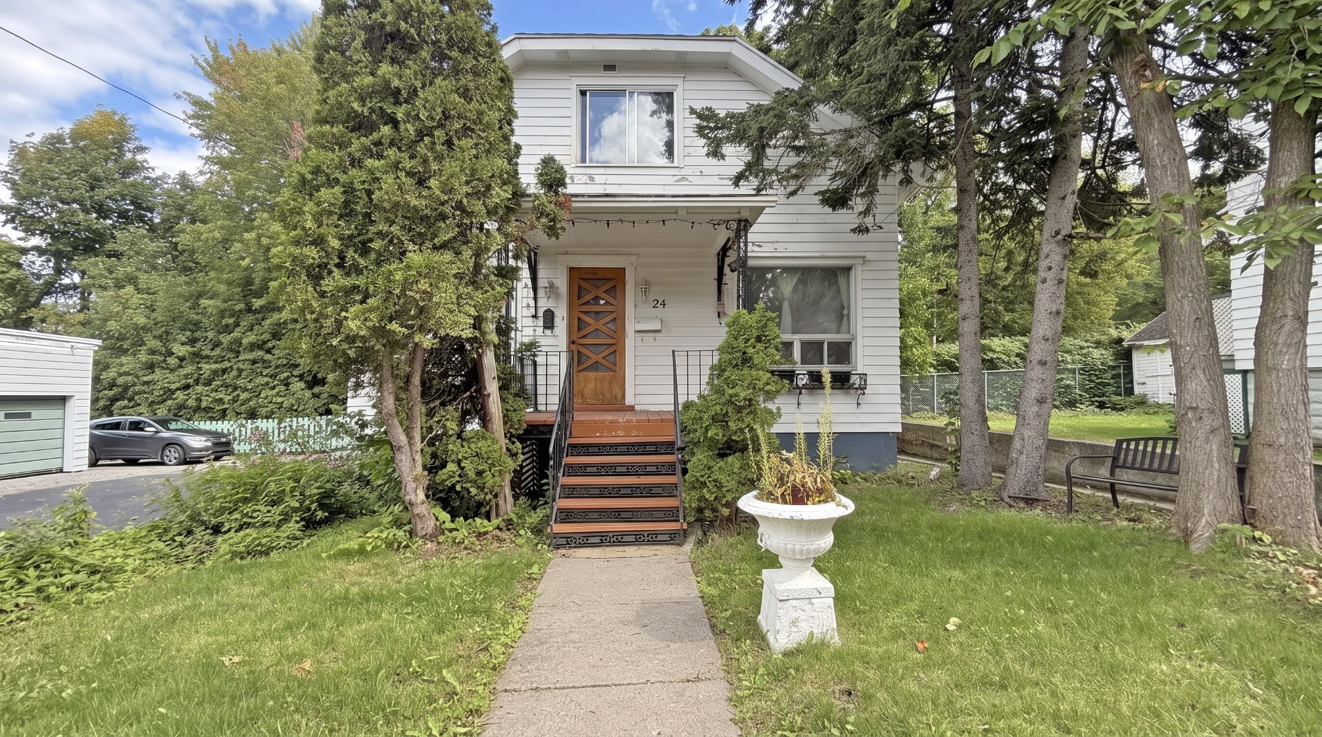 MLS: 24904235
