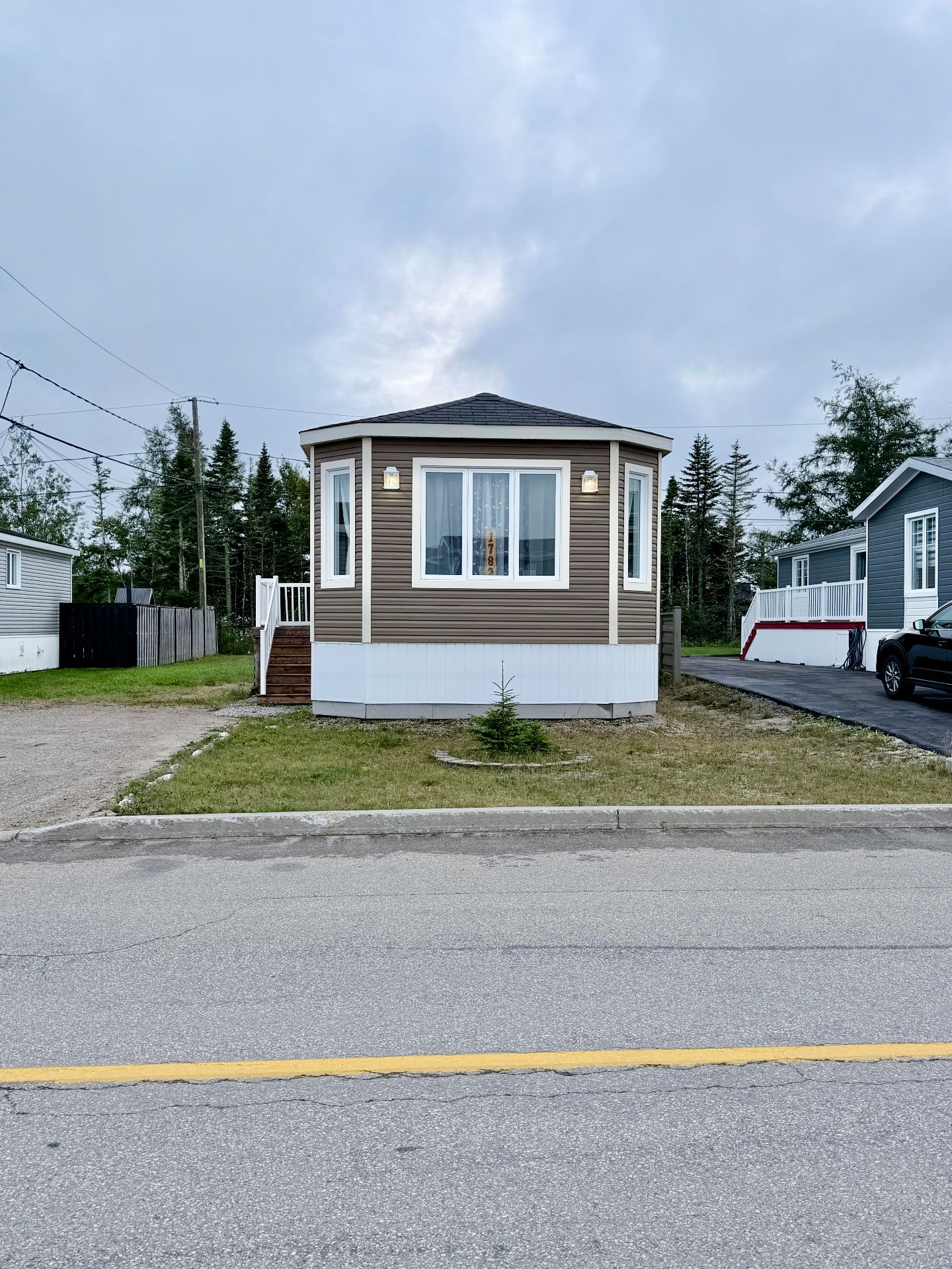 MLS: 24585388
