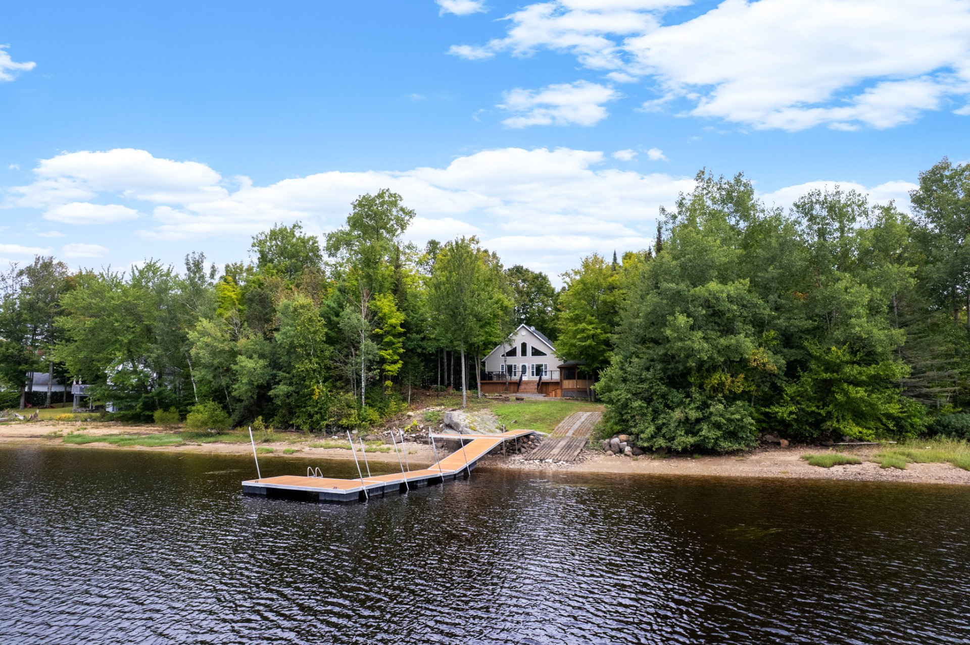 MLS: 15908747