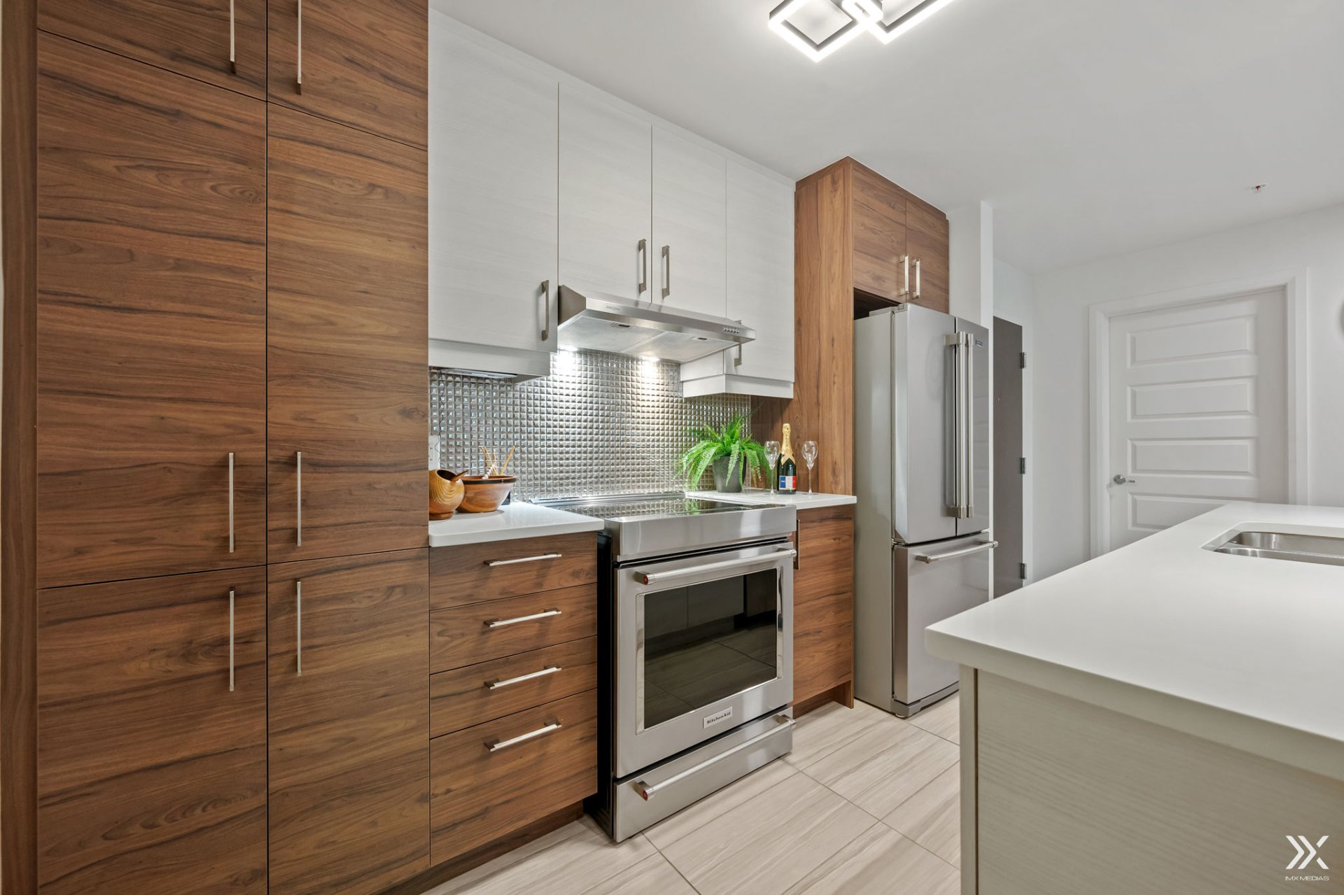 MLS: 22586595