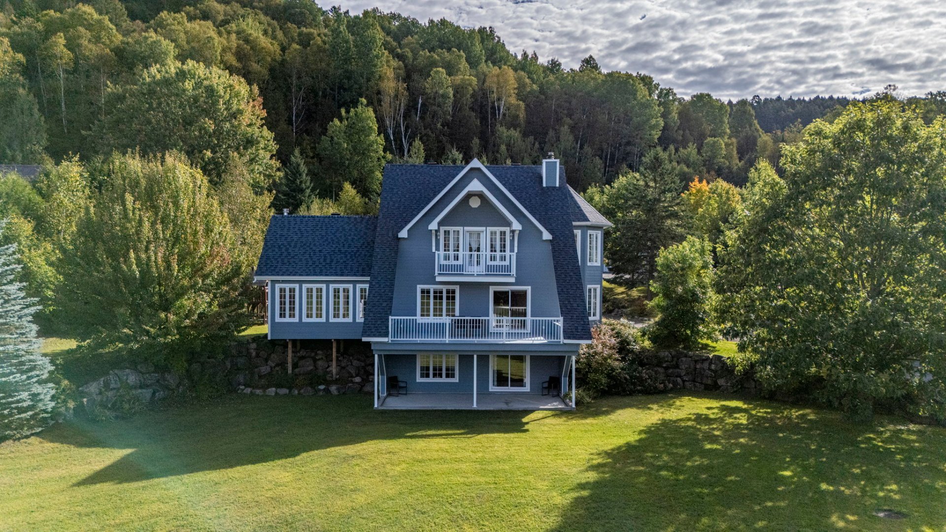 MLS: 22348366