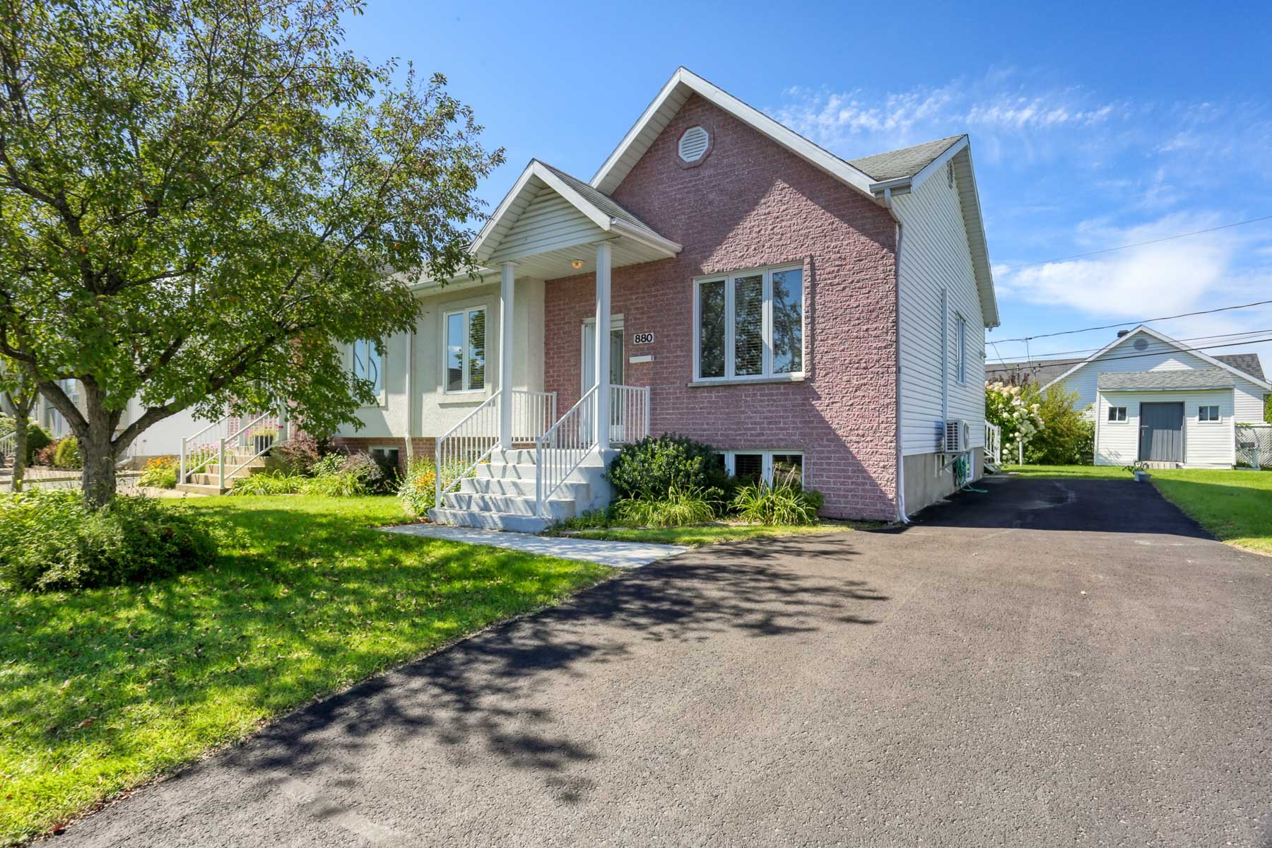 MLS: 22400864