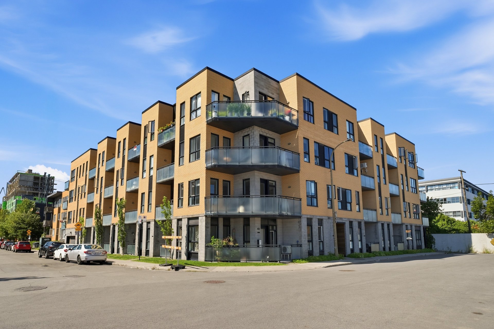 MLS: 22895847