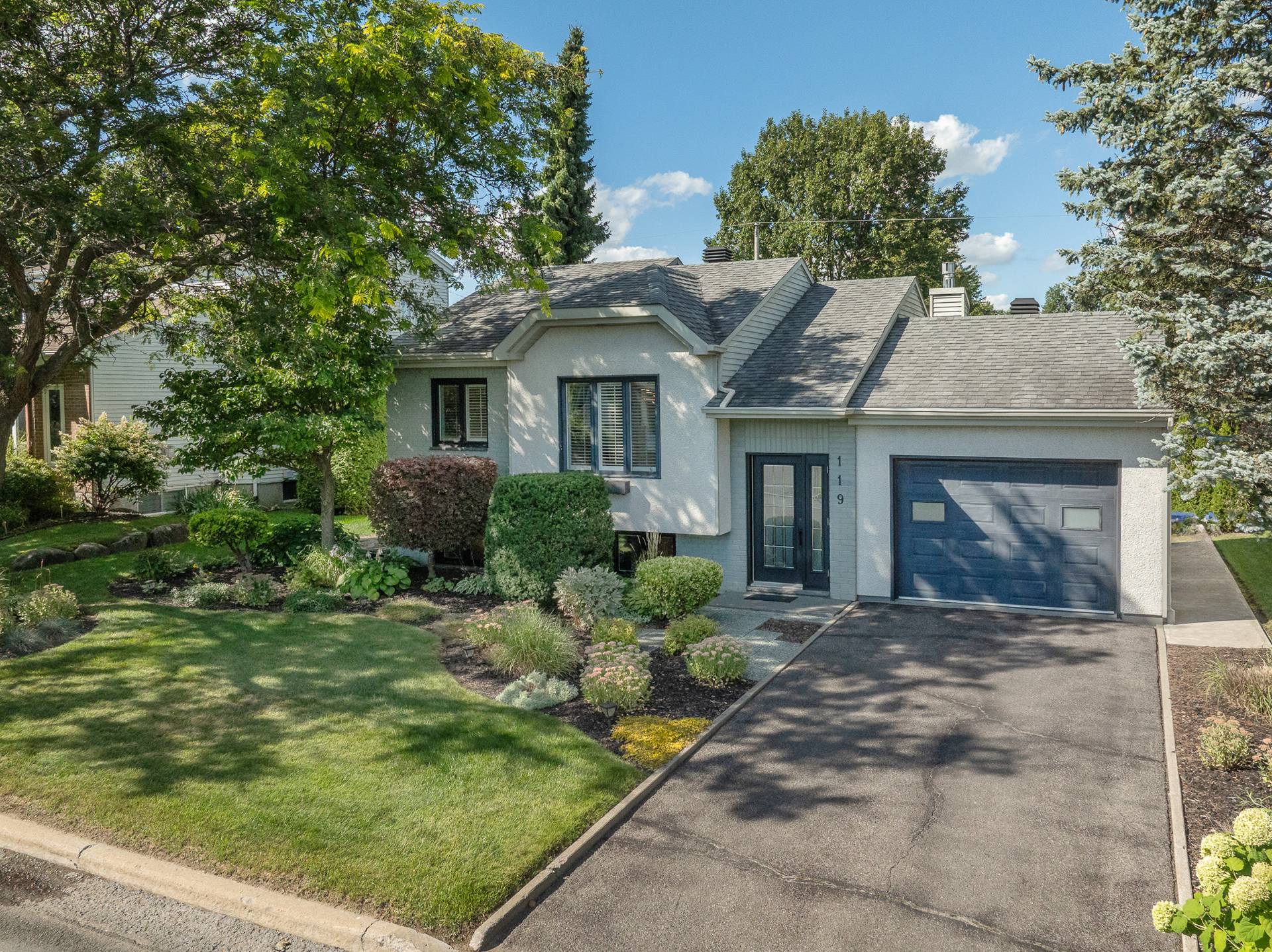 MLS: 19583852