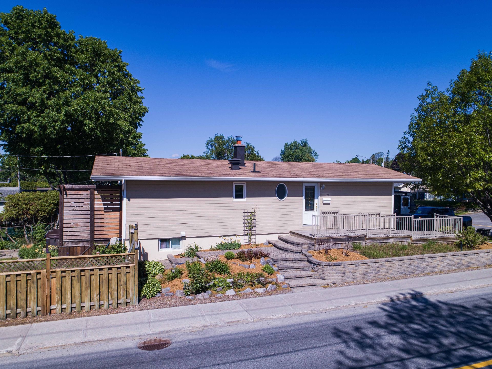 MLS: 26081522