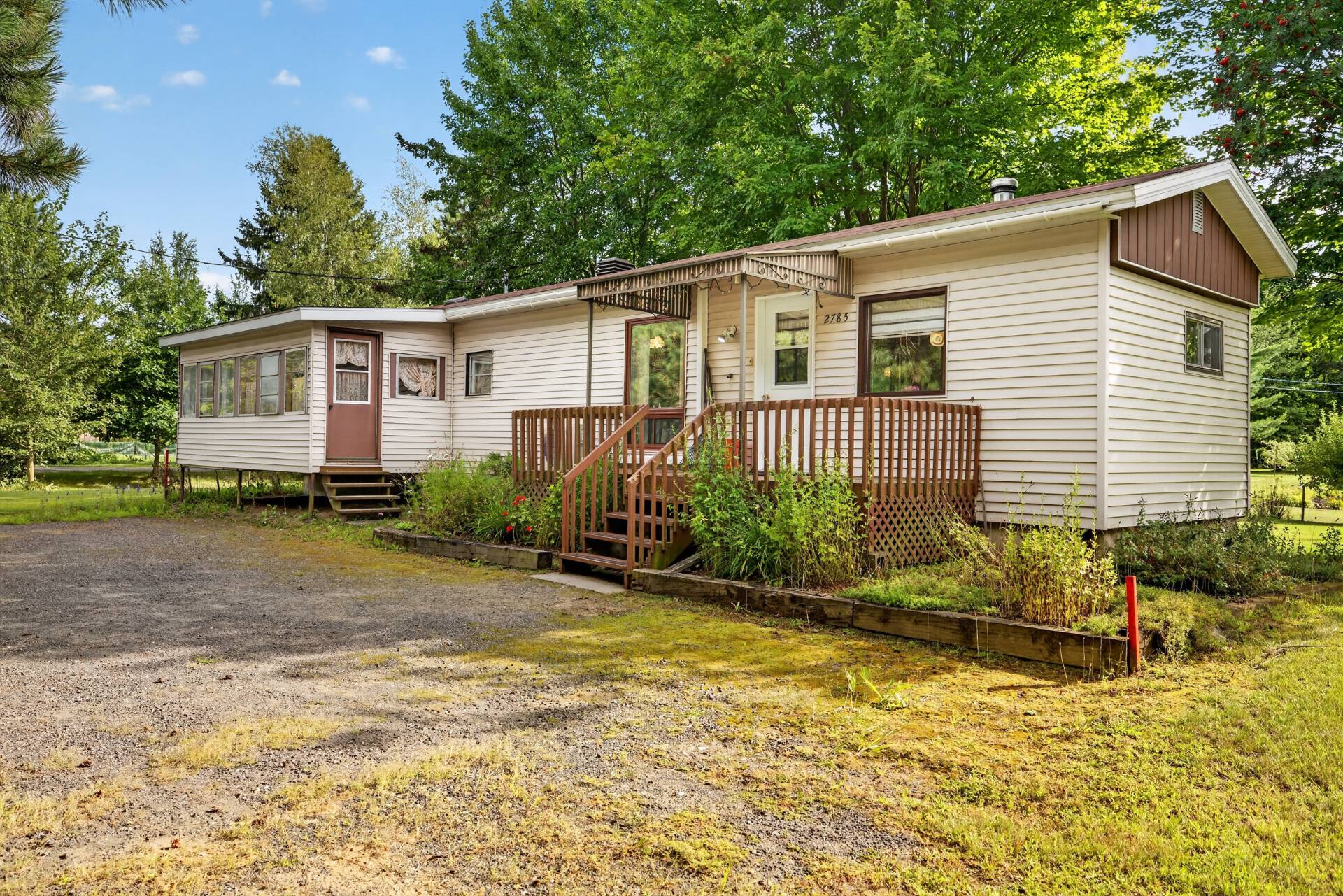 MLS: 22509048