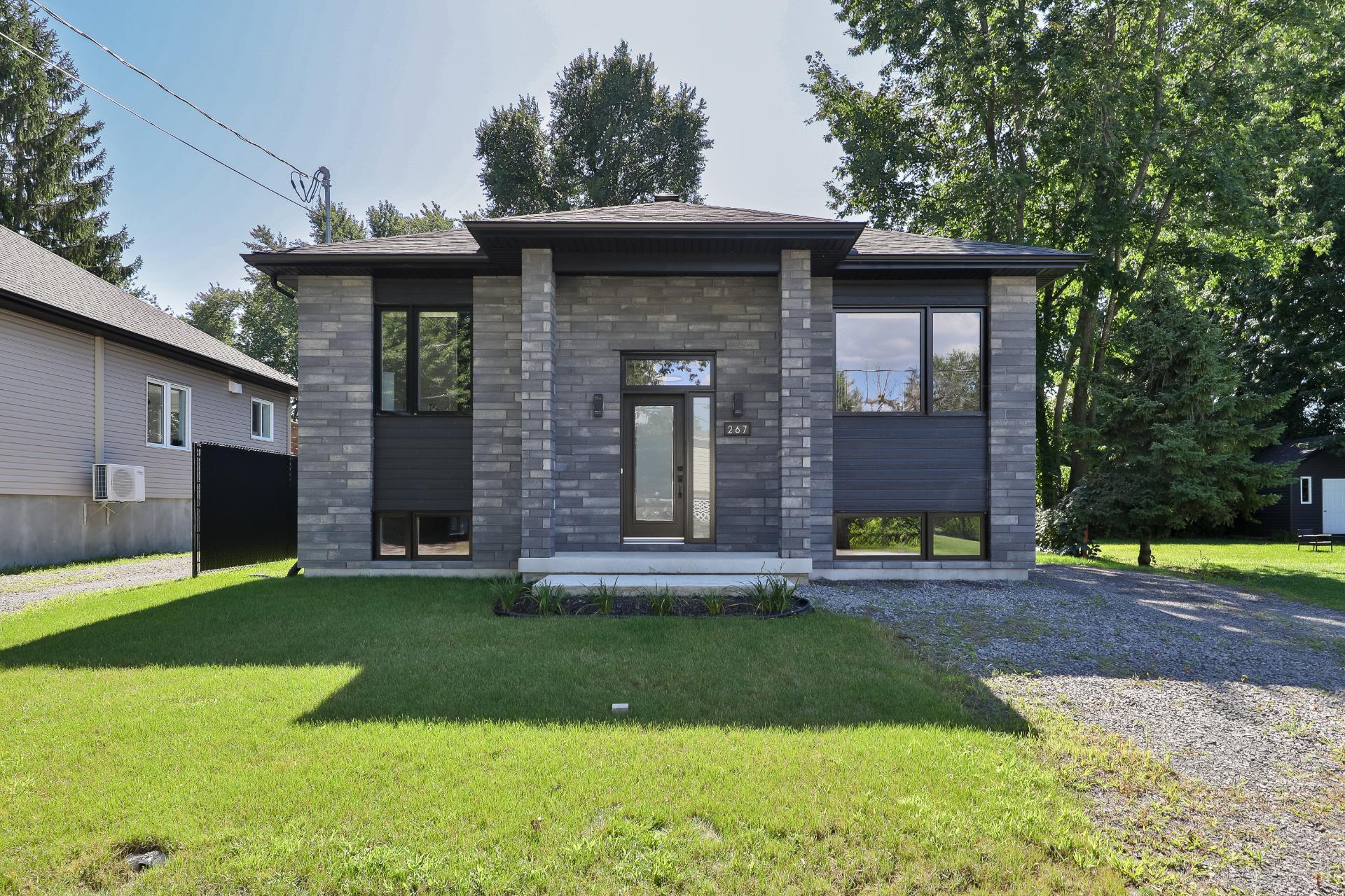 MLS: 22903644