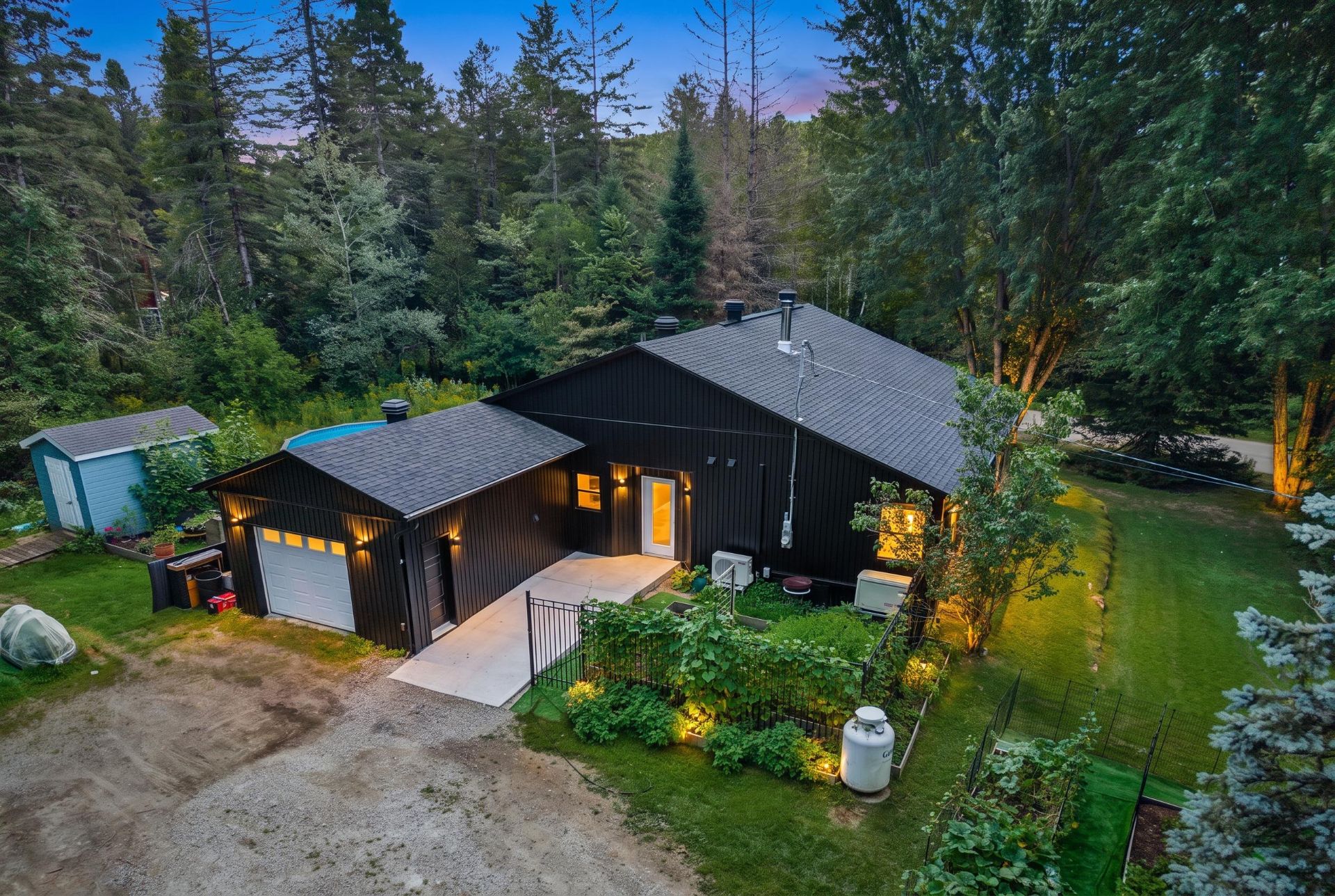 MLS: 23234151