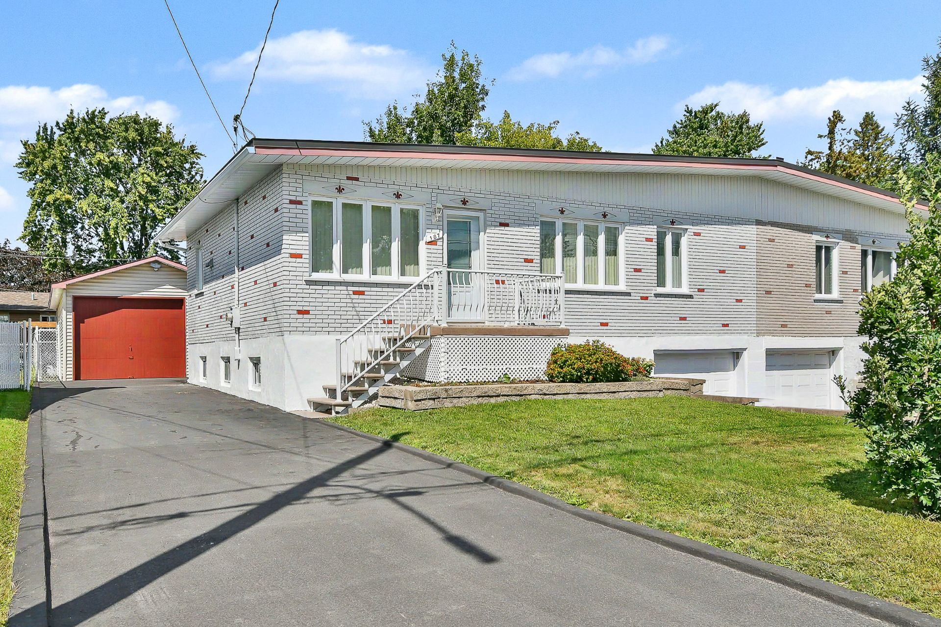 MLS: 26169395