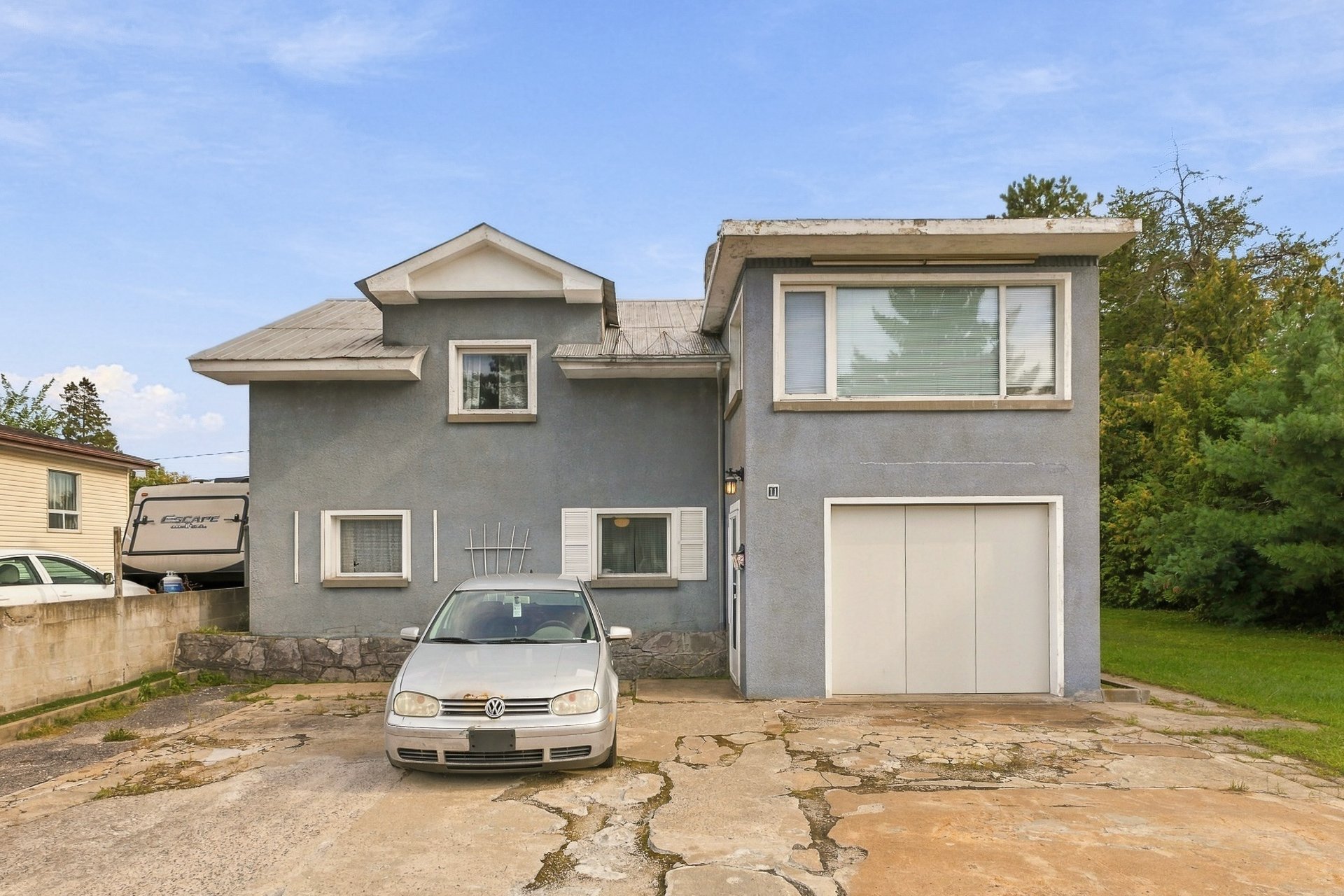 MLS: 25834281
