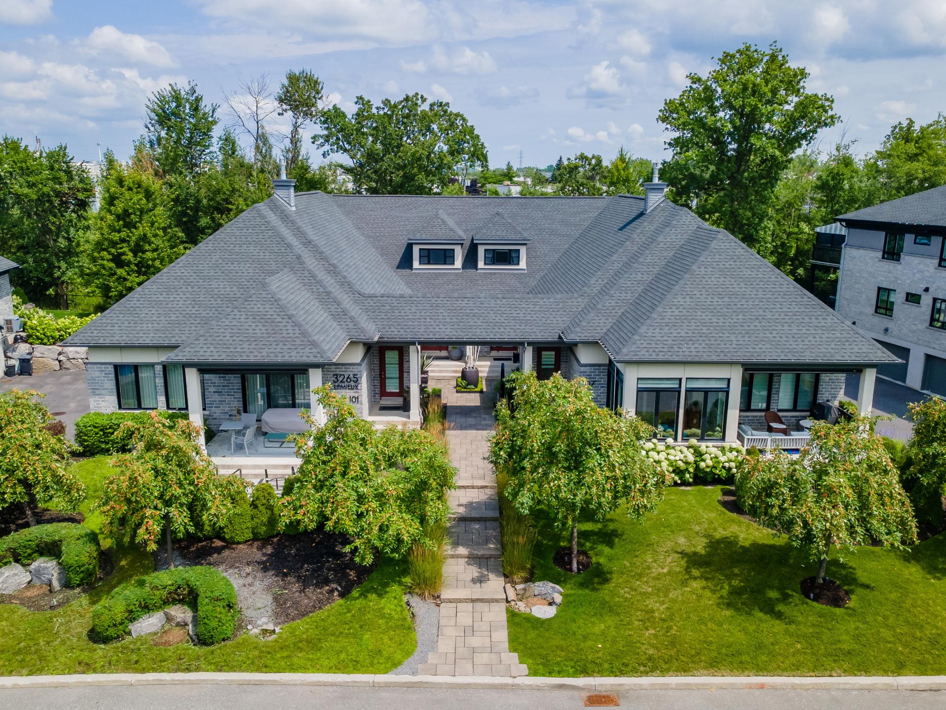 MLS: 25734614