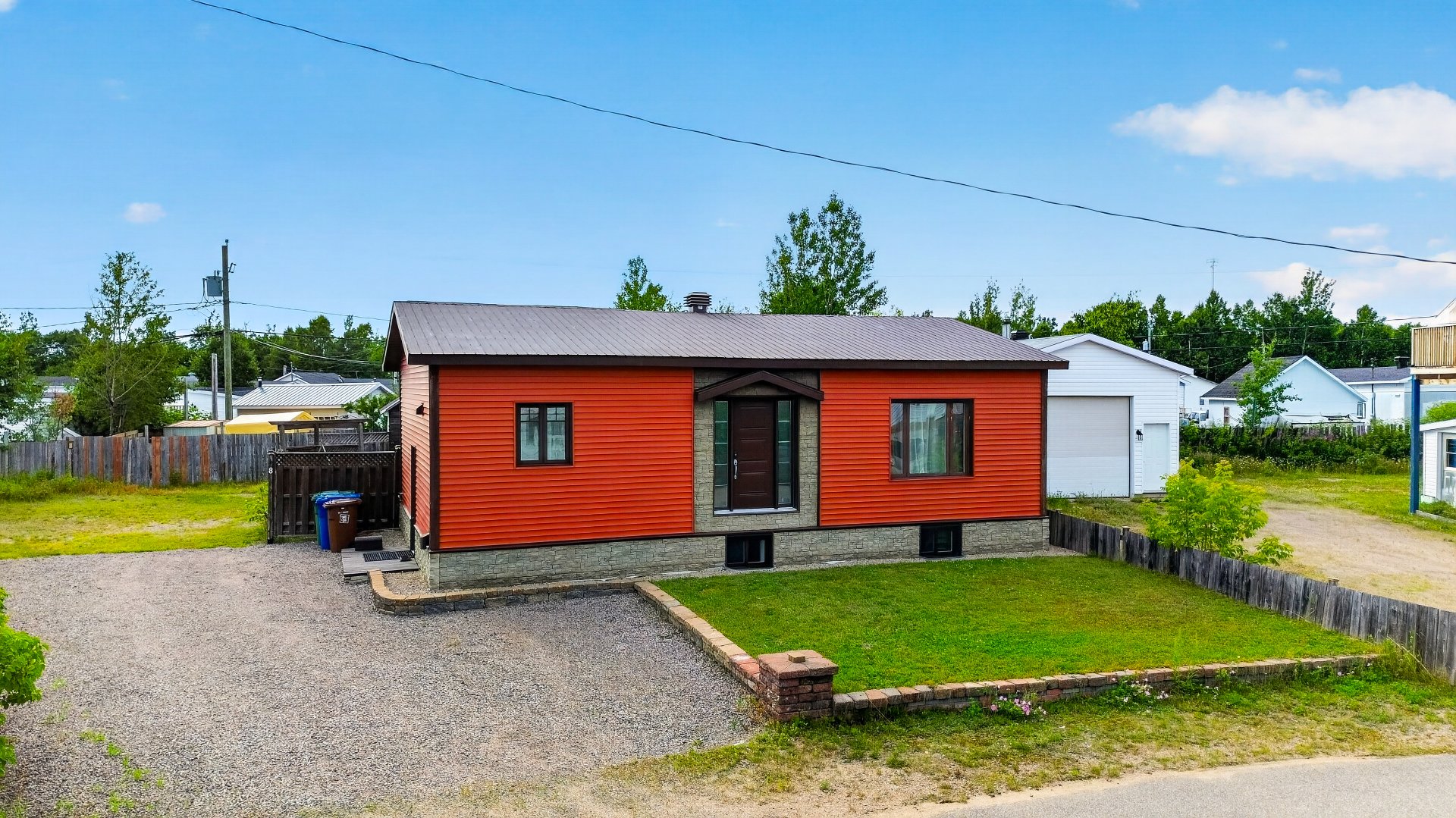 MLS: 22277844