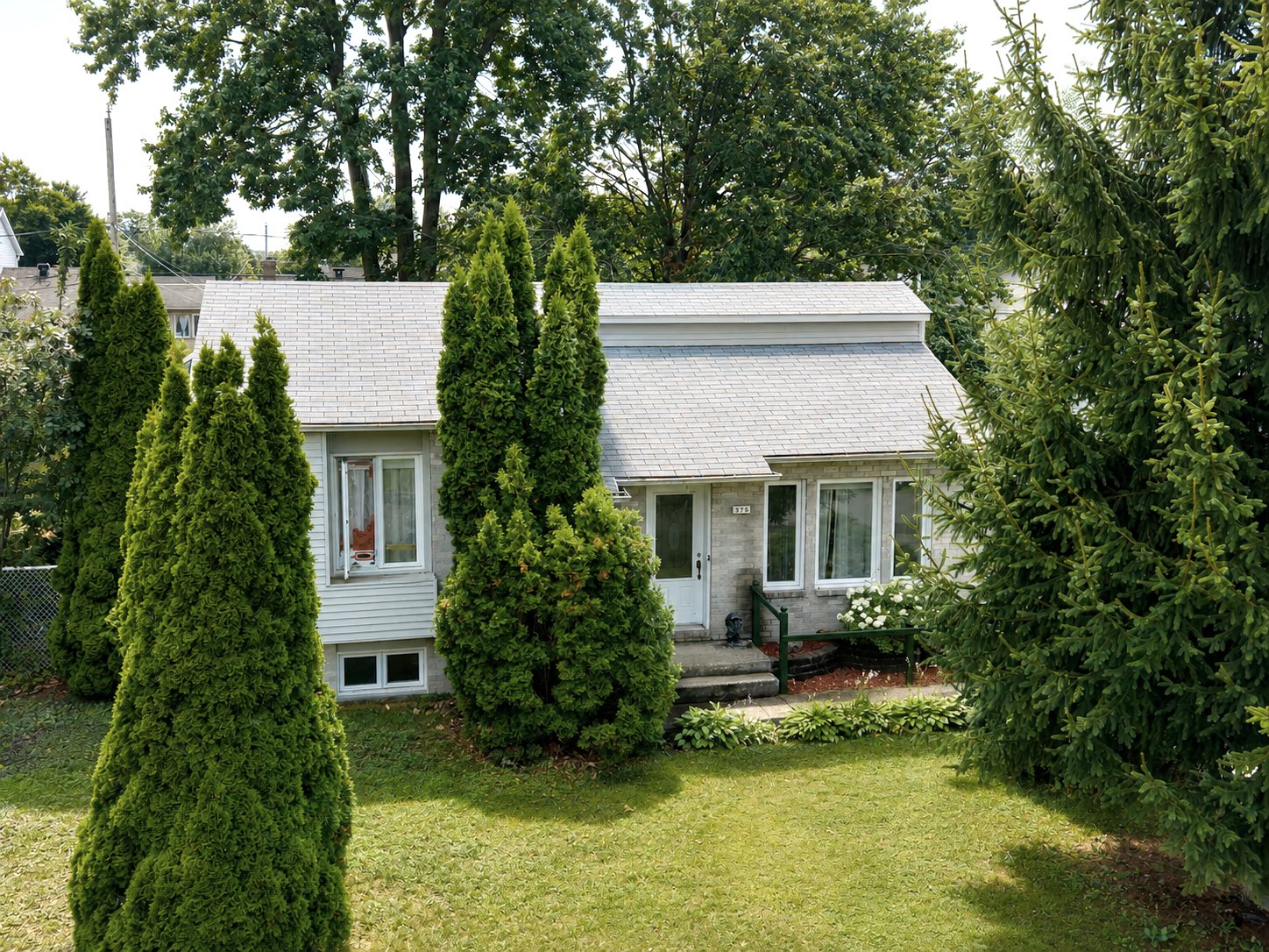MLS: 27062280