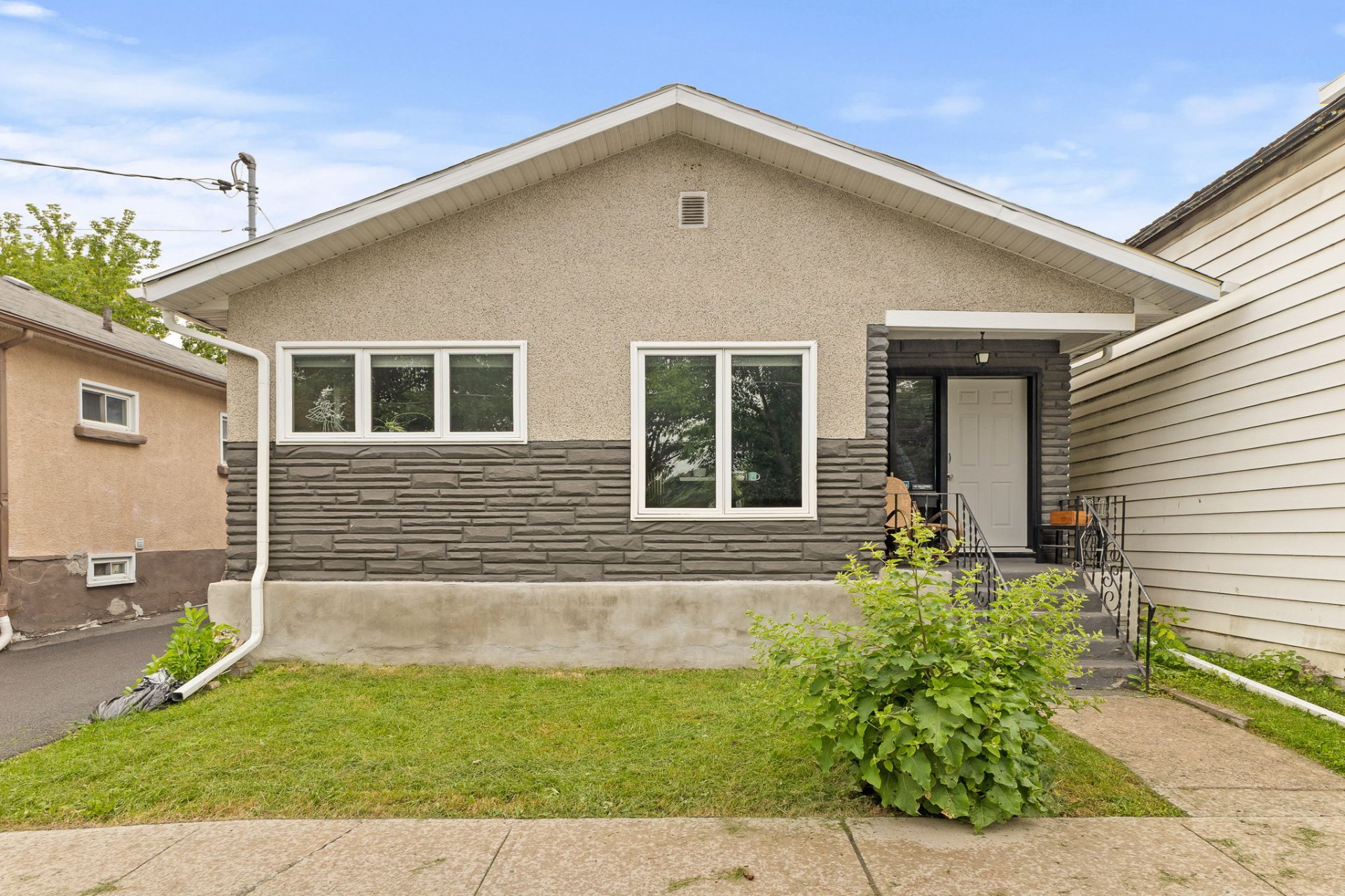MLS: 22589474
