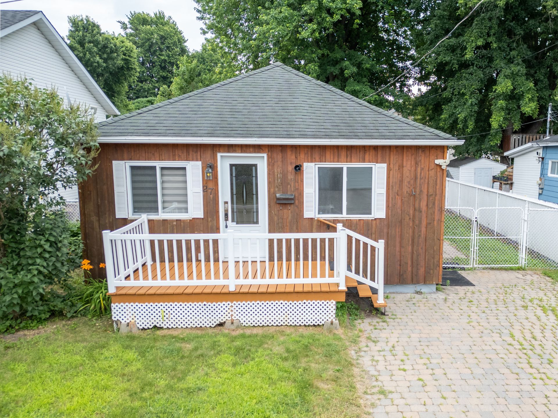 MLS: 21909711