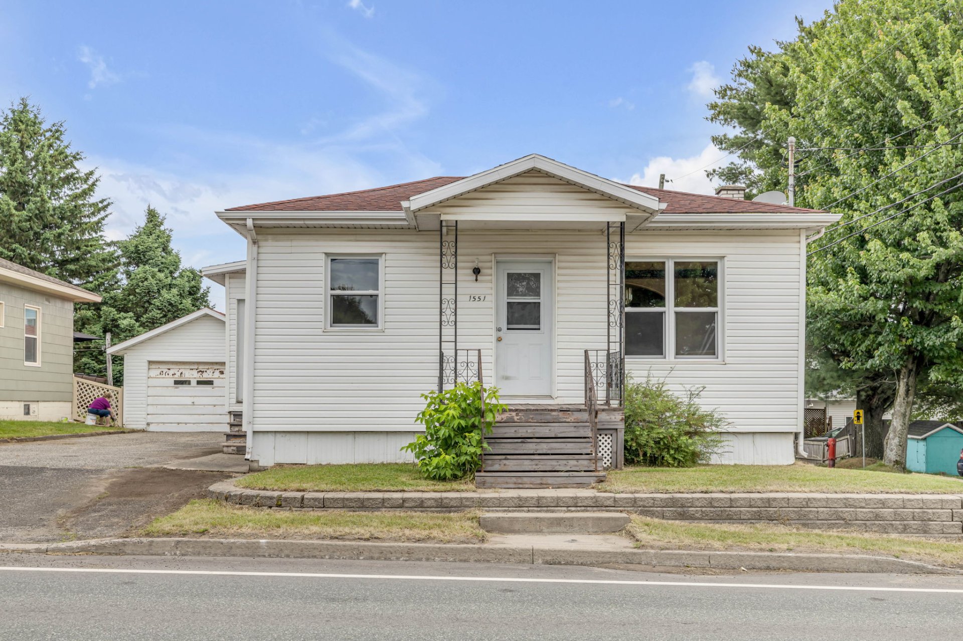 MLS: 27423684