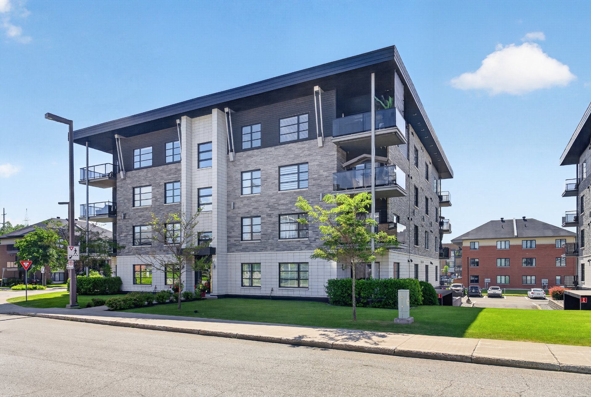 MLS: 21884745