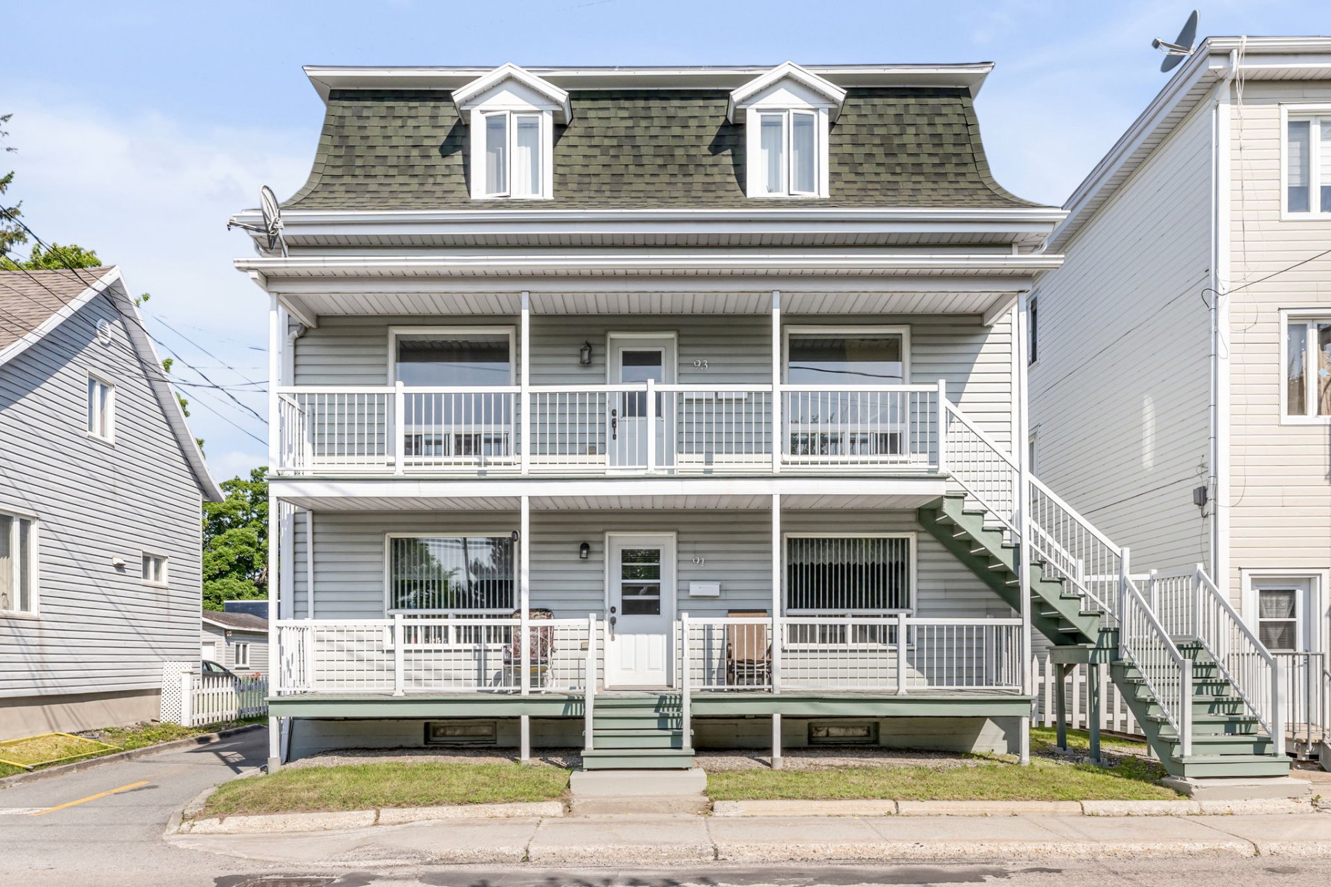MLS: 23995352