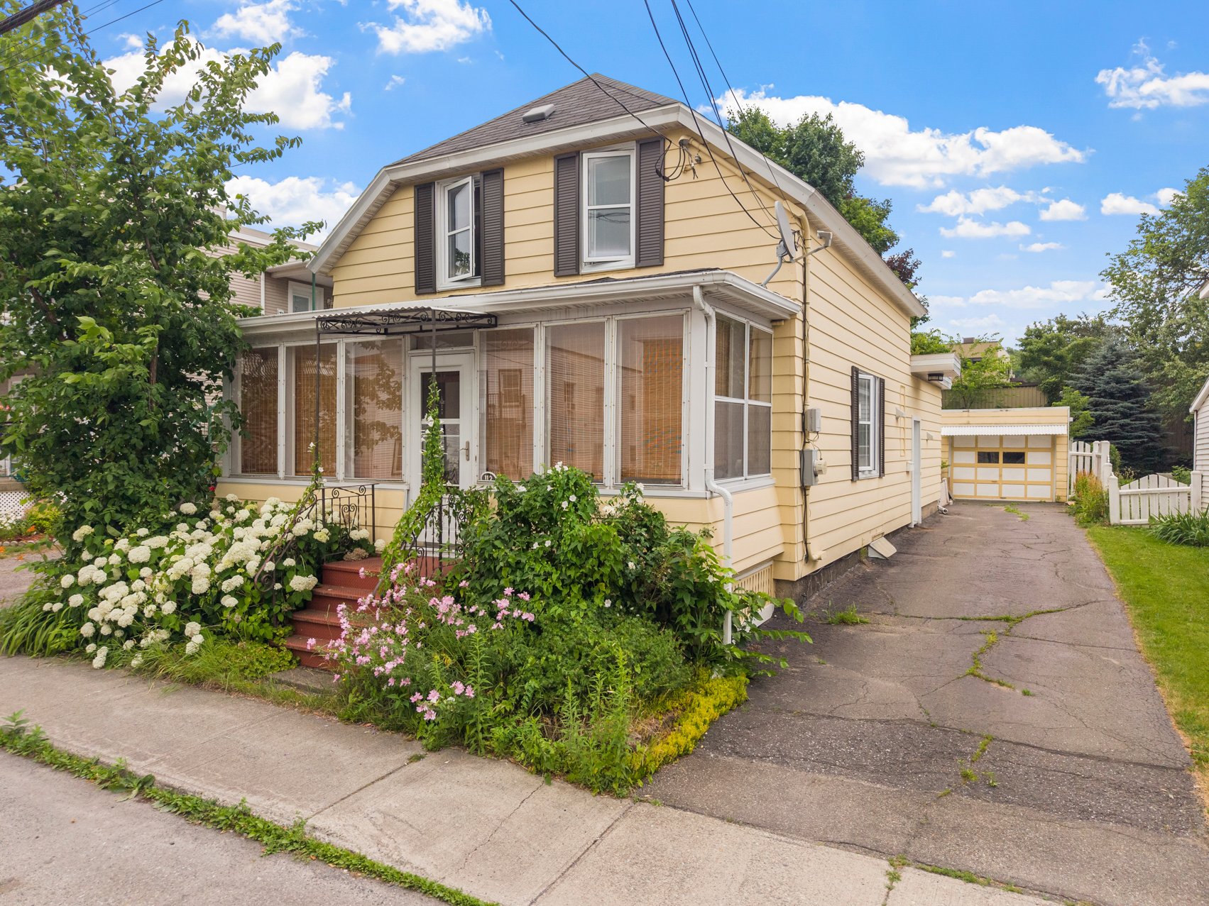 MLS: 16492359