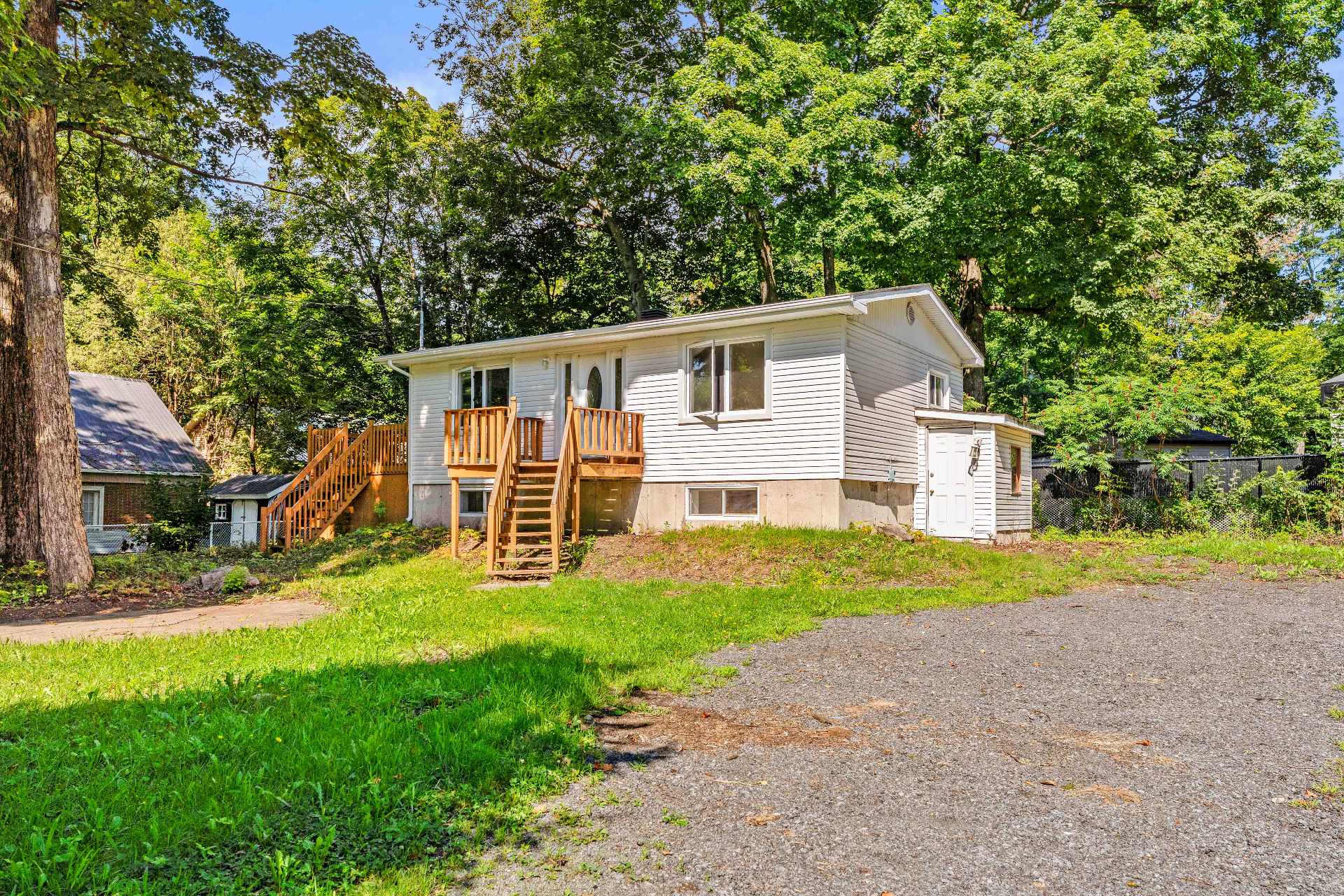 MLS: 25081029