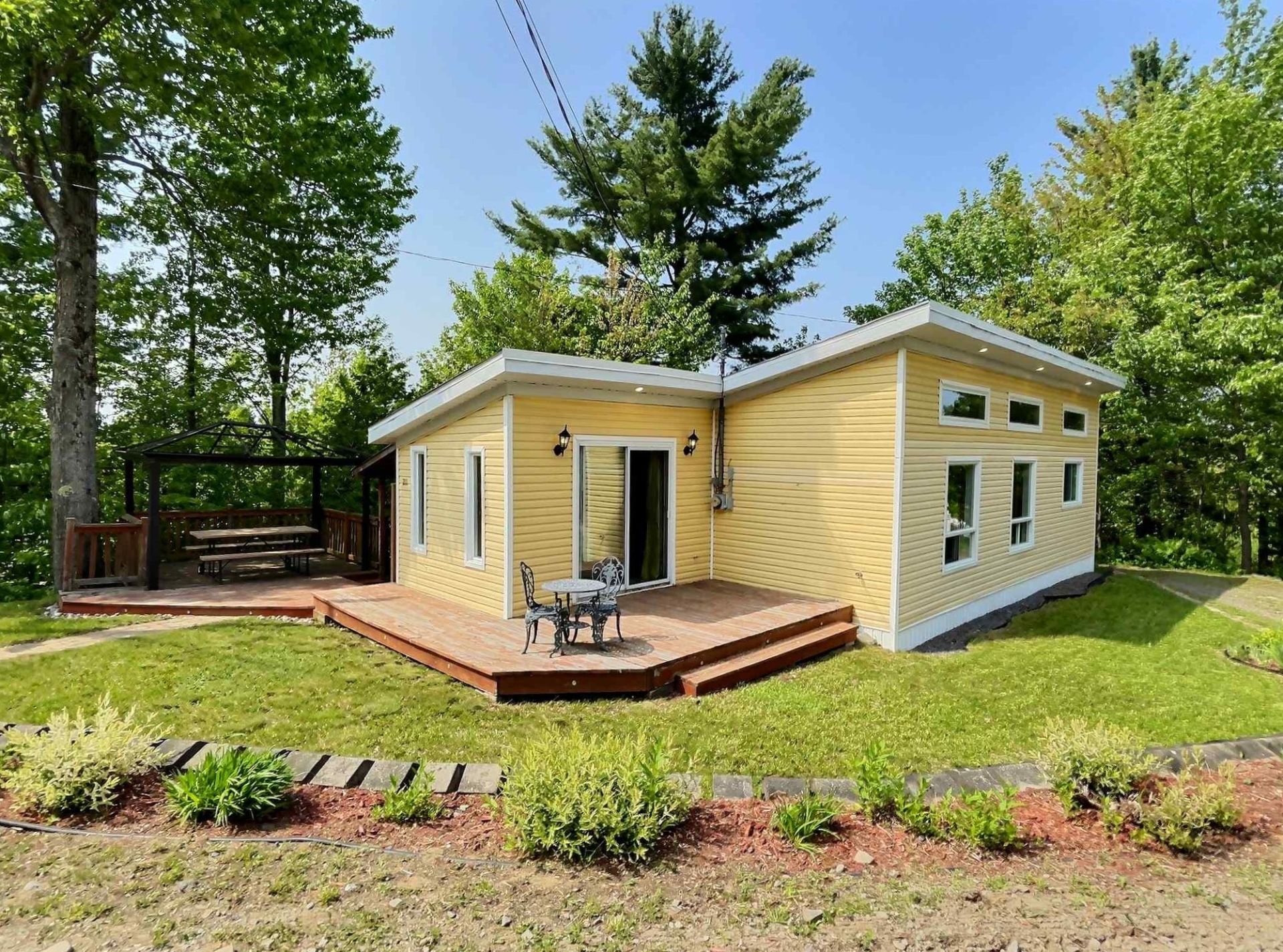 MLS: 23654537