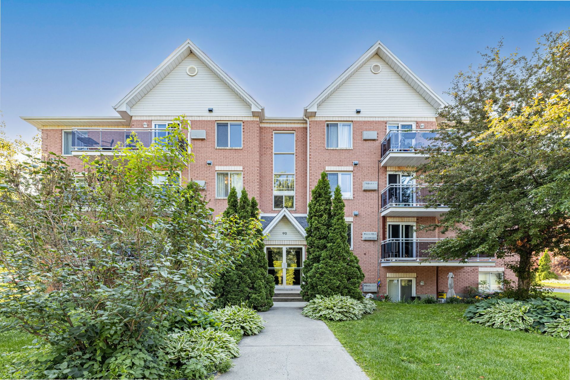 MLS: 22064755