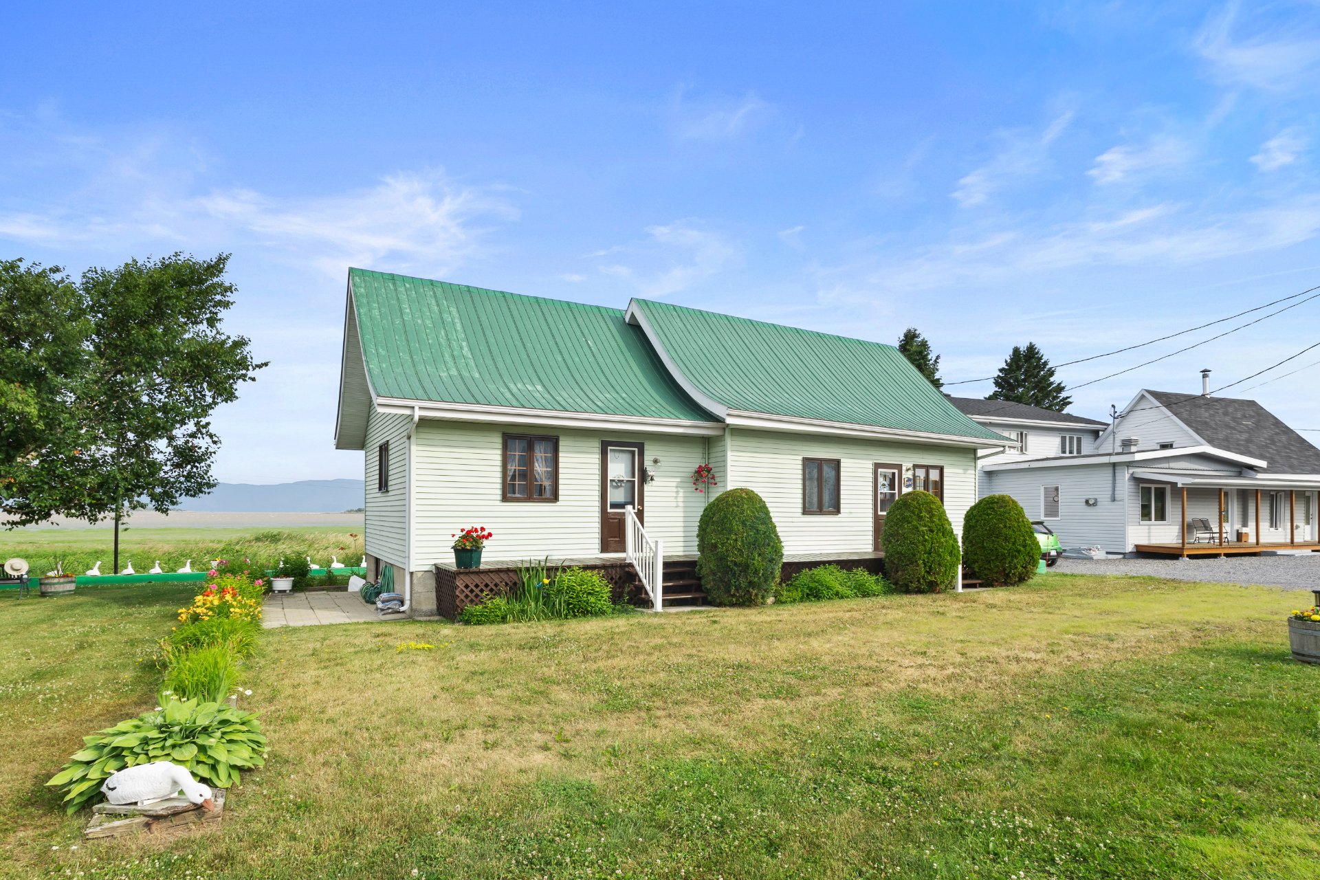MLS: 23793034
