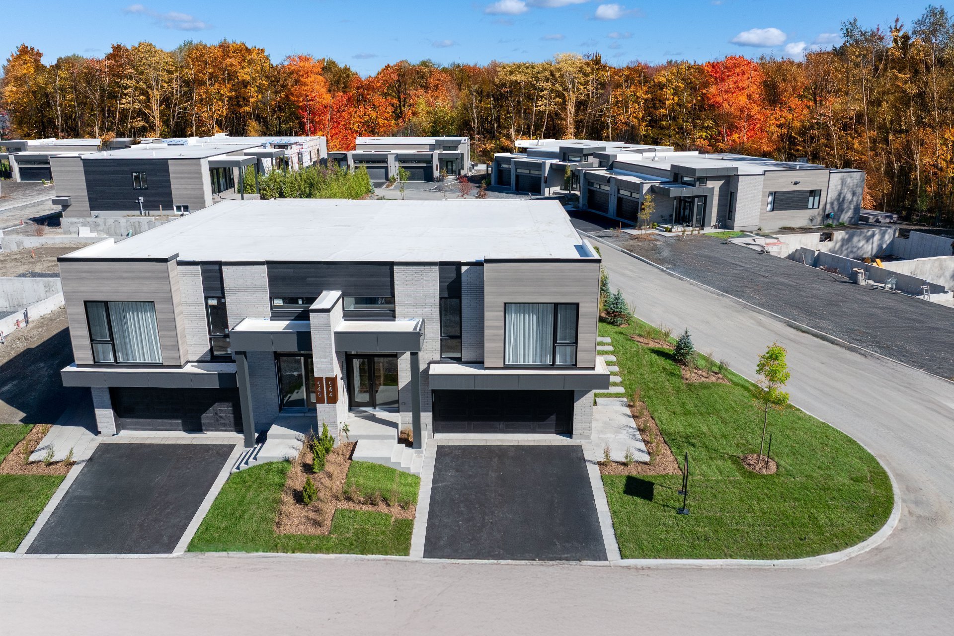 MLS: 27651098
