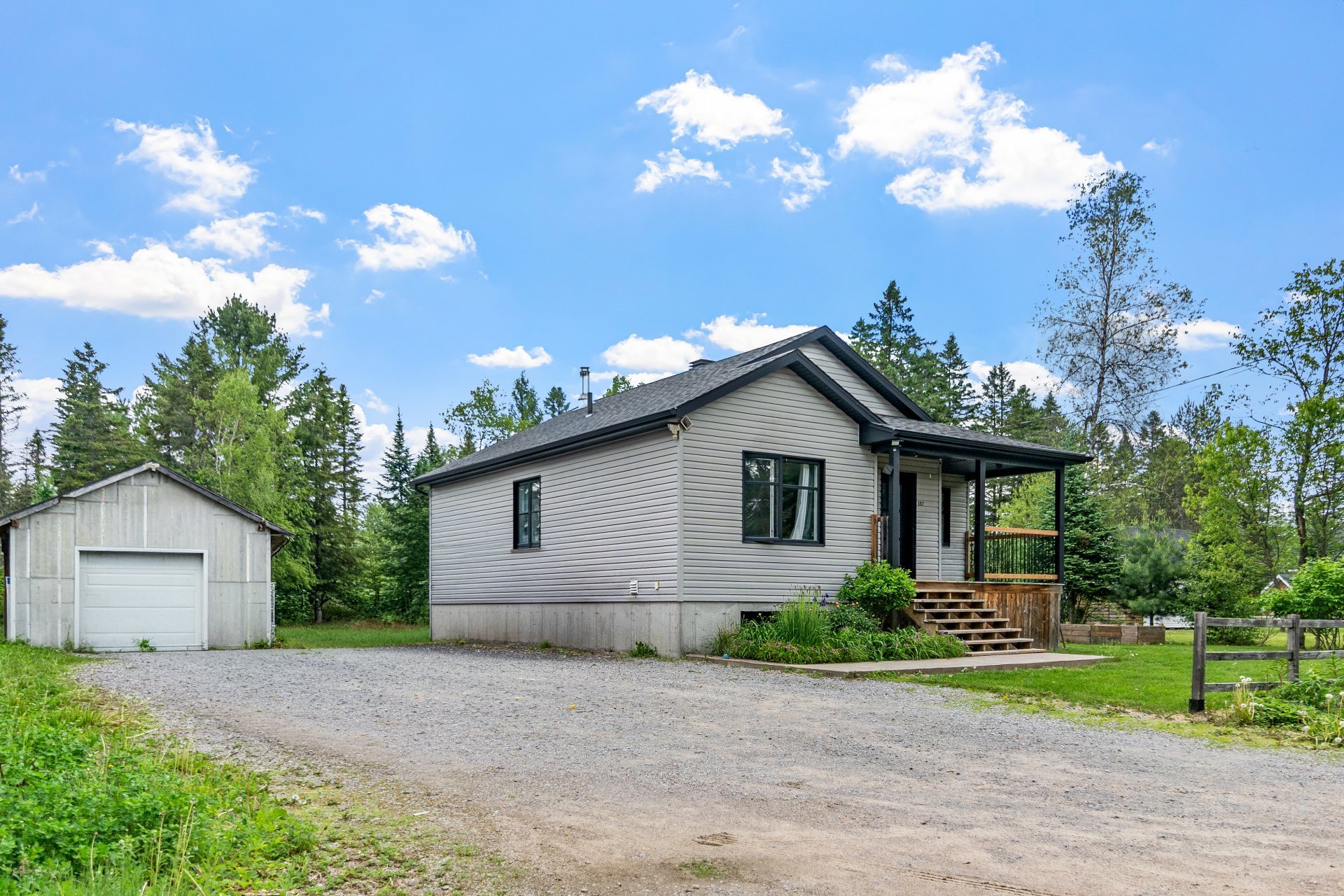 MLS: 25586287