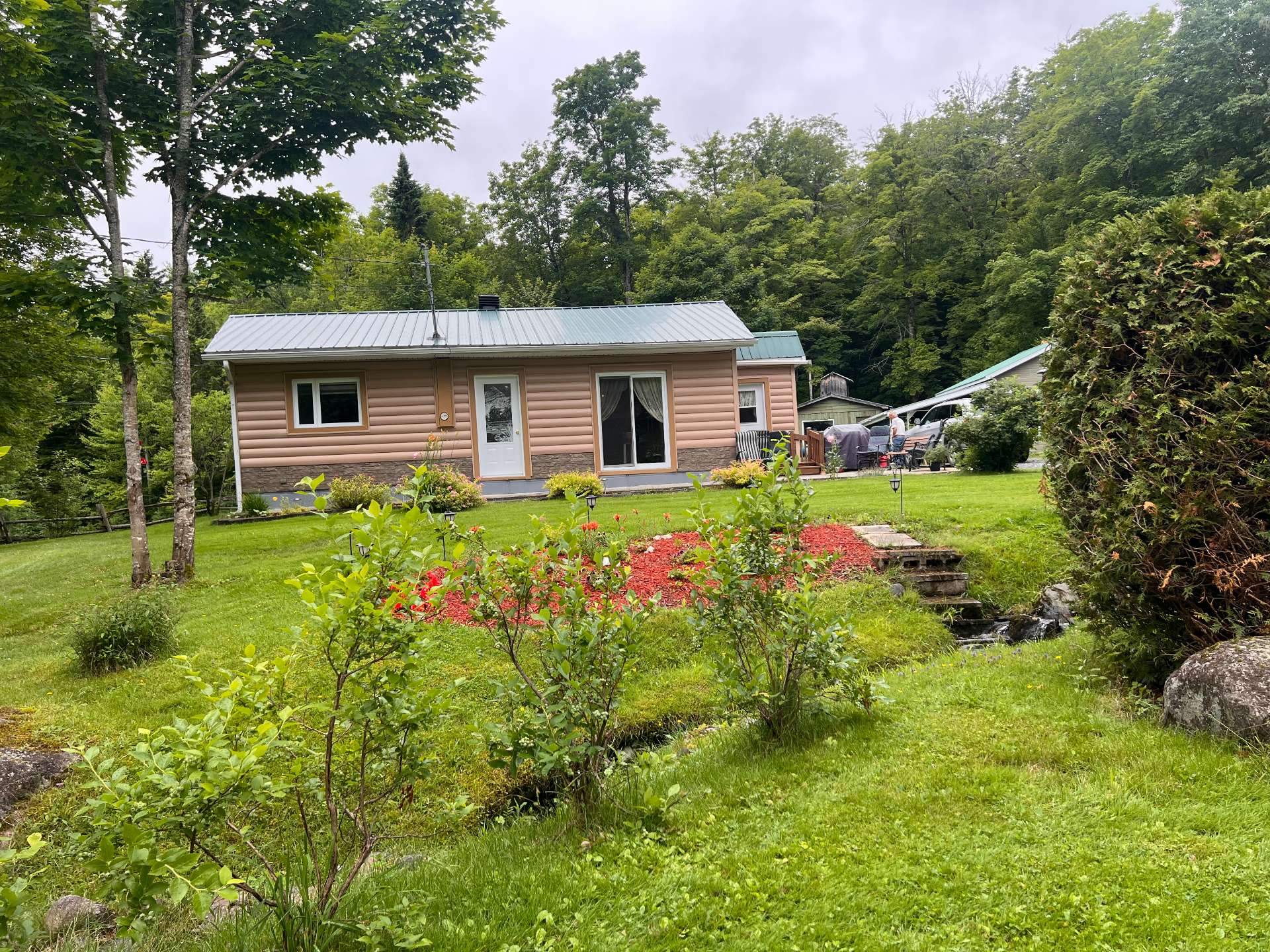 MLS: 27023459