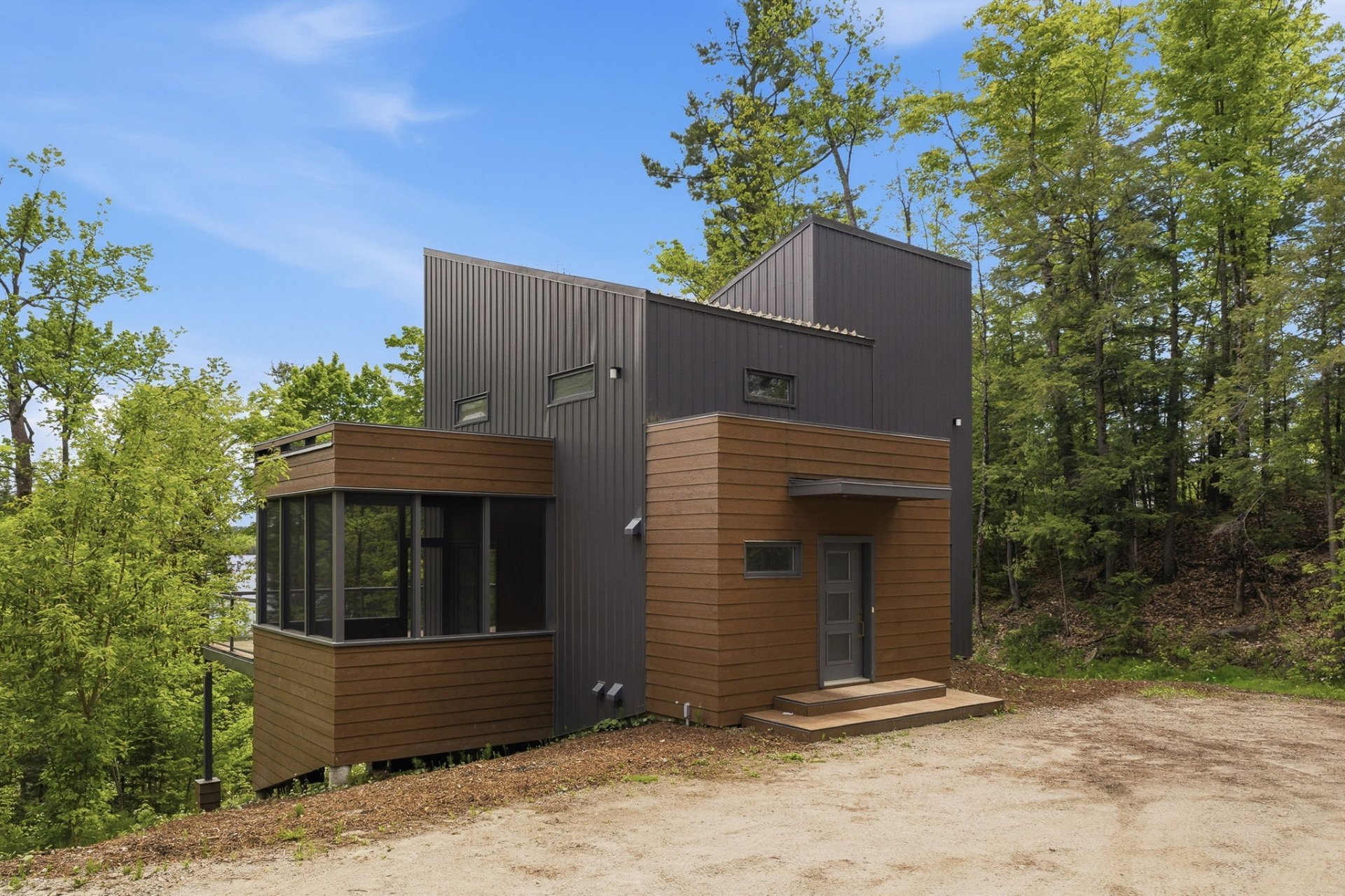 MLS: 20792570