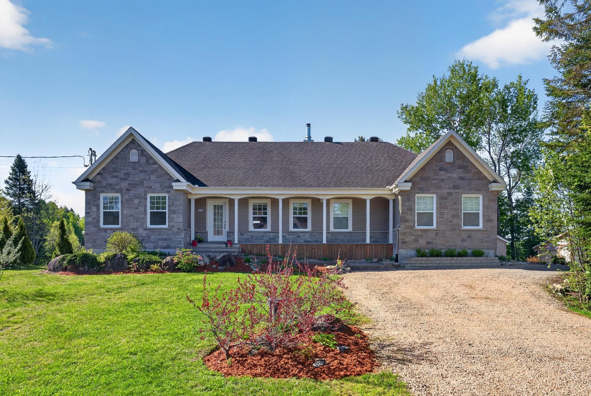 MLS: 26078448