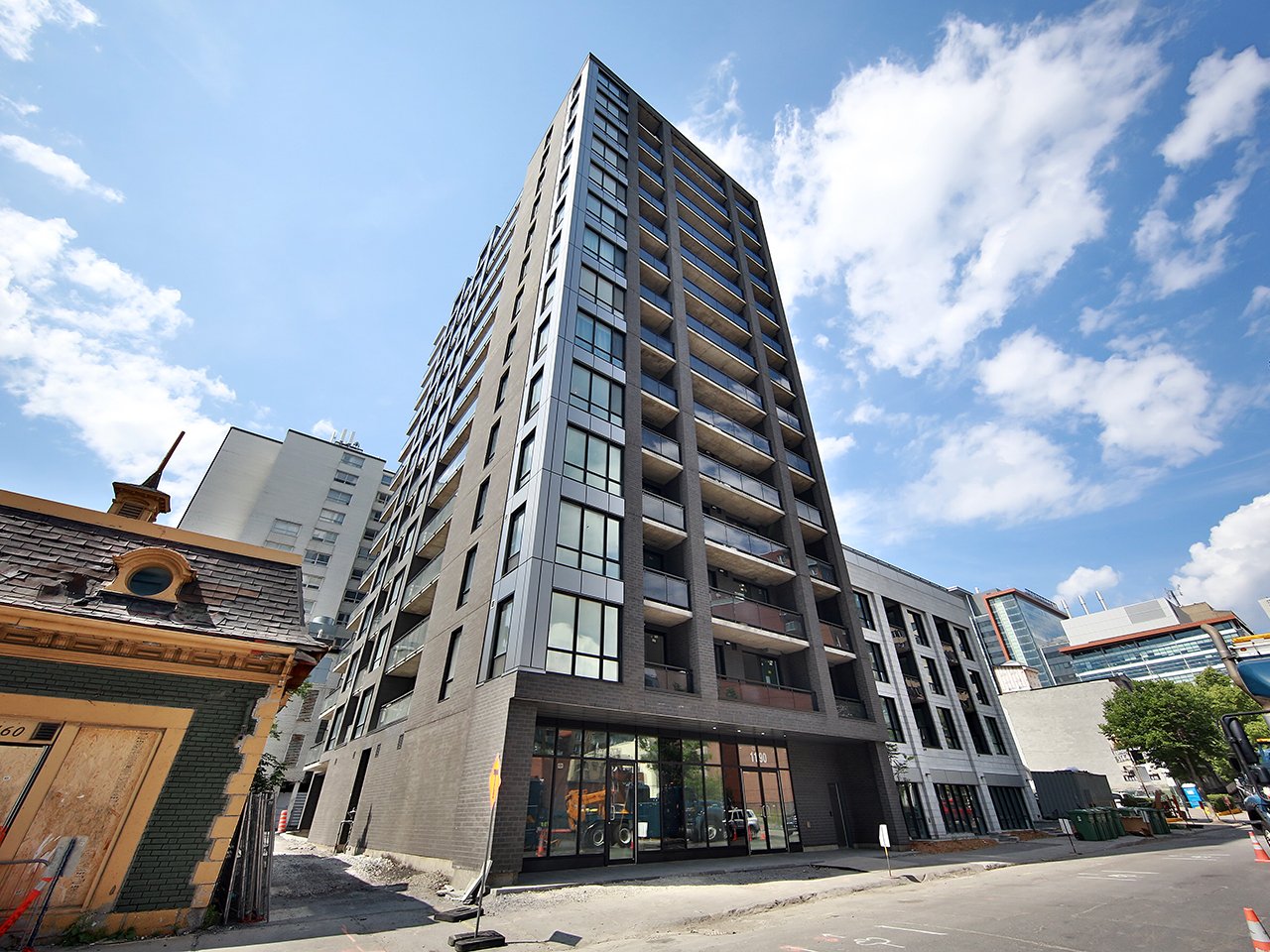 MLS: 22158694
