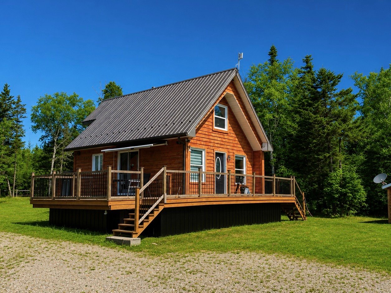 MLS: 25670009
