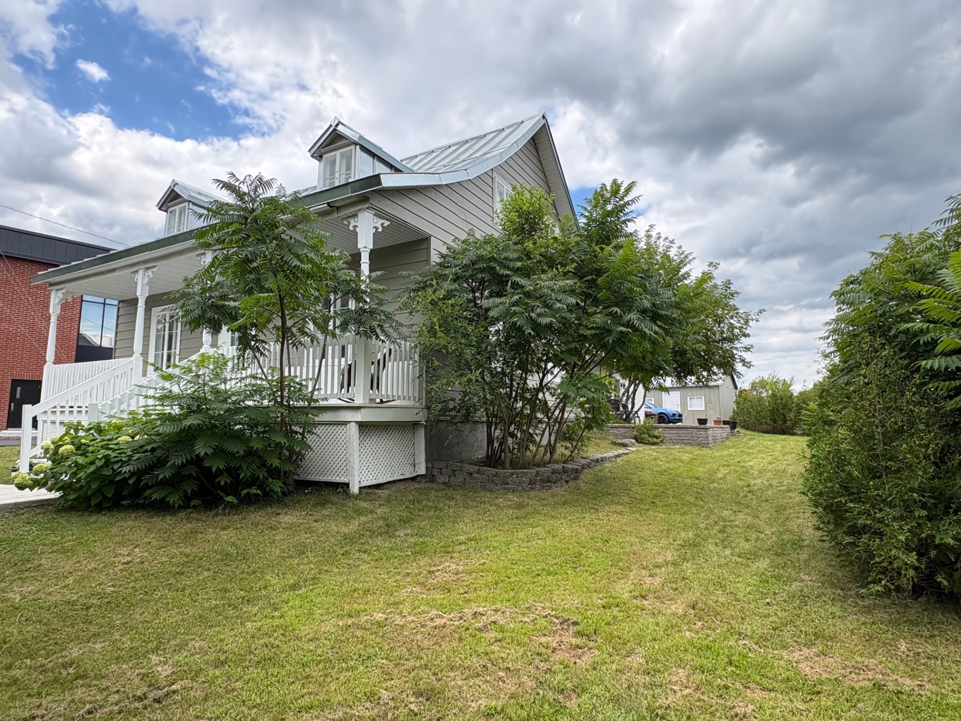 MLS: 15905960